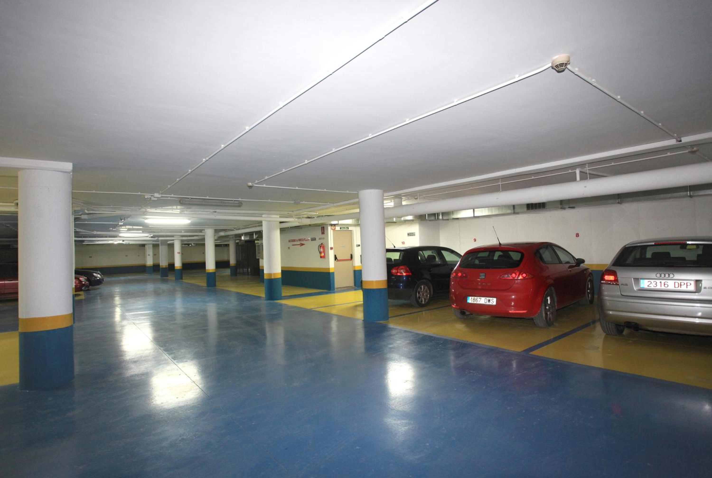 Double or Twin Room with parking included