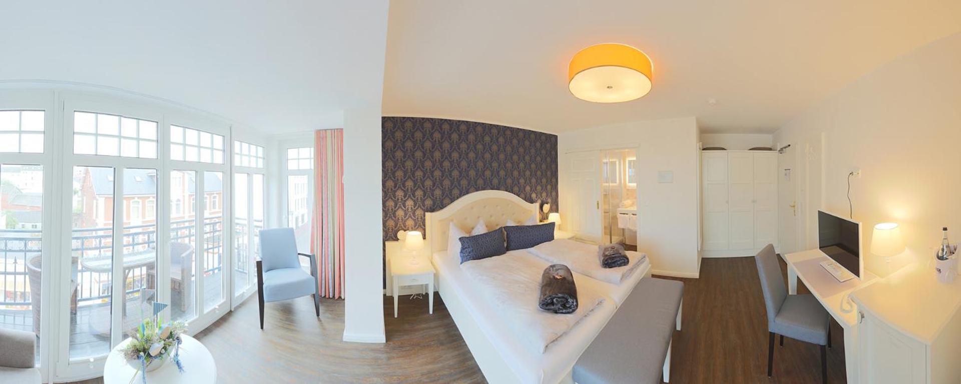 Deluxe Double Room with Balcony