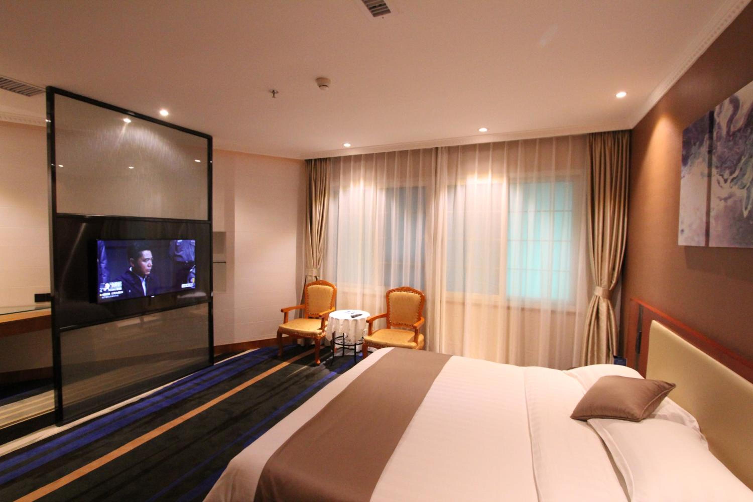 Deluxe Suite