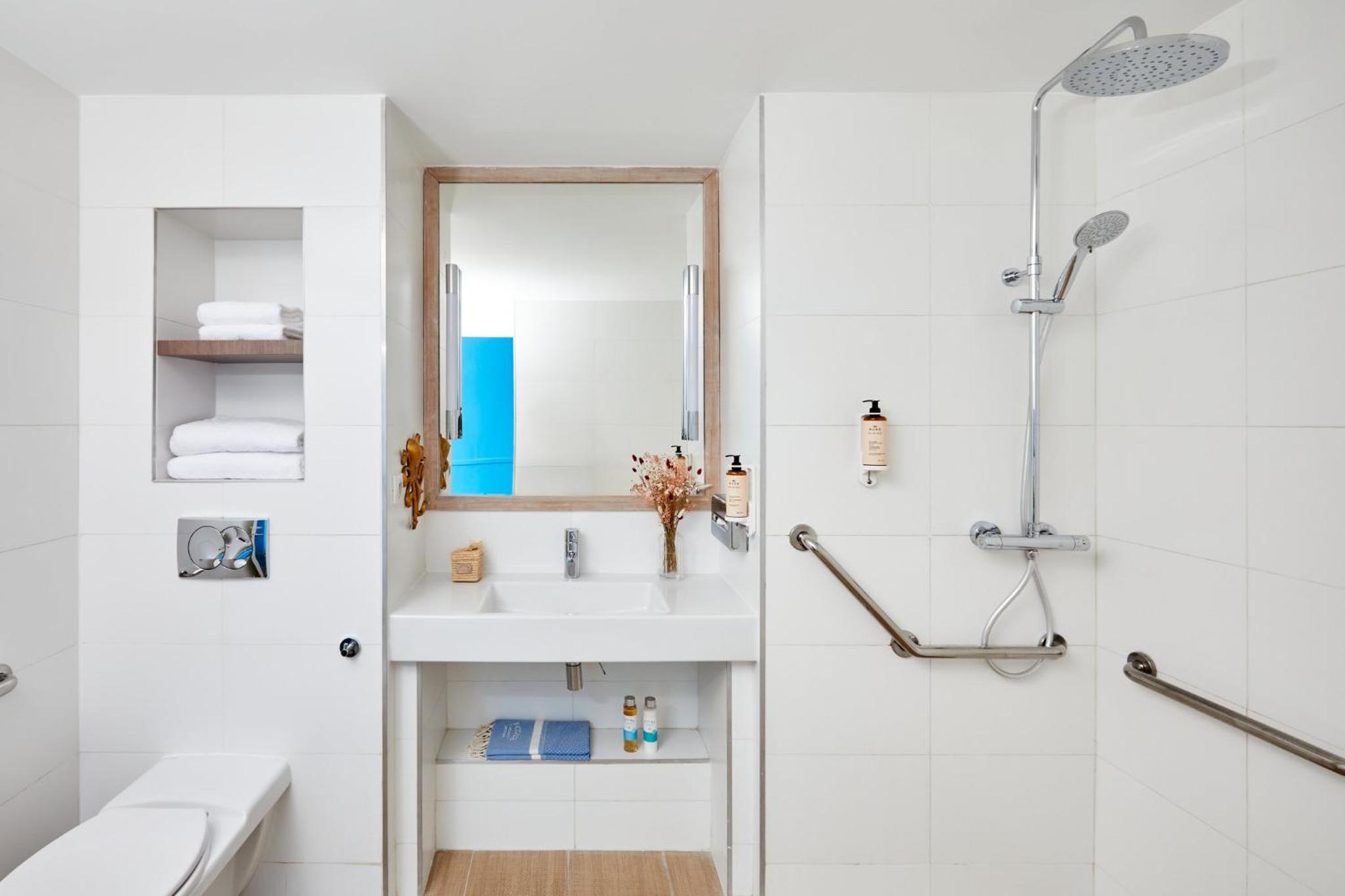 Standard Queen Room - Disability Access