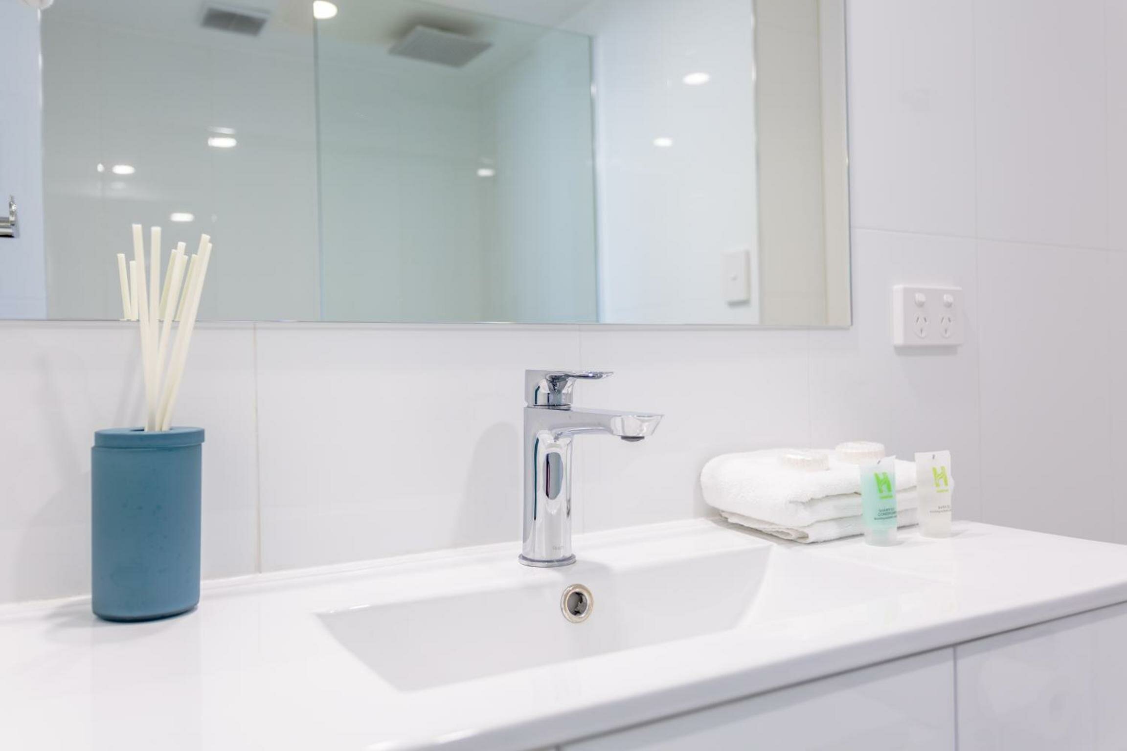 One-Bedroom Ocean View Apartment