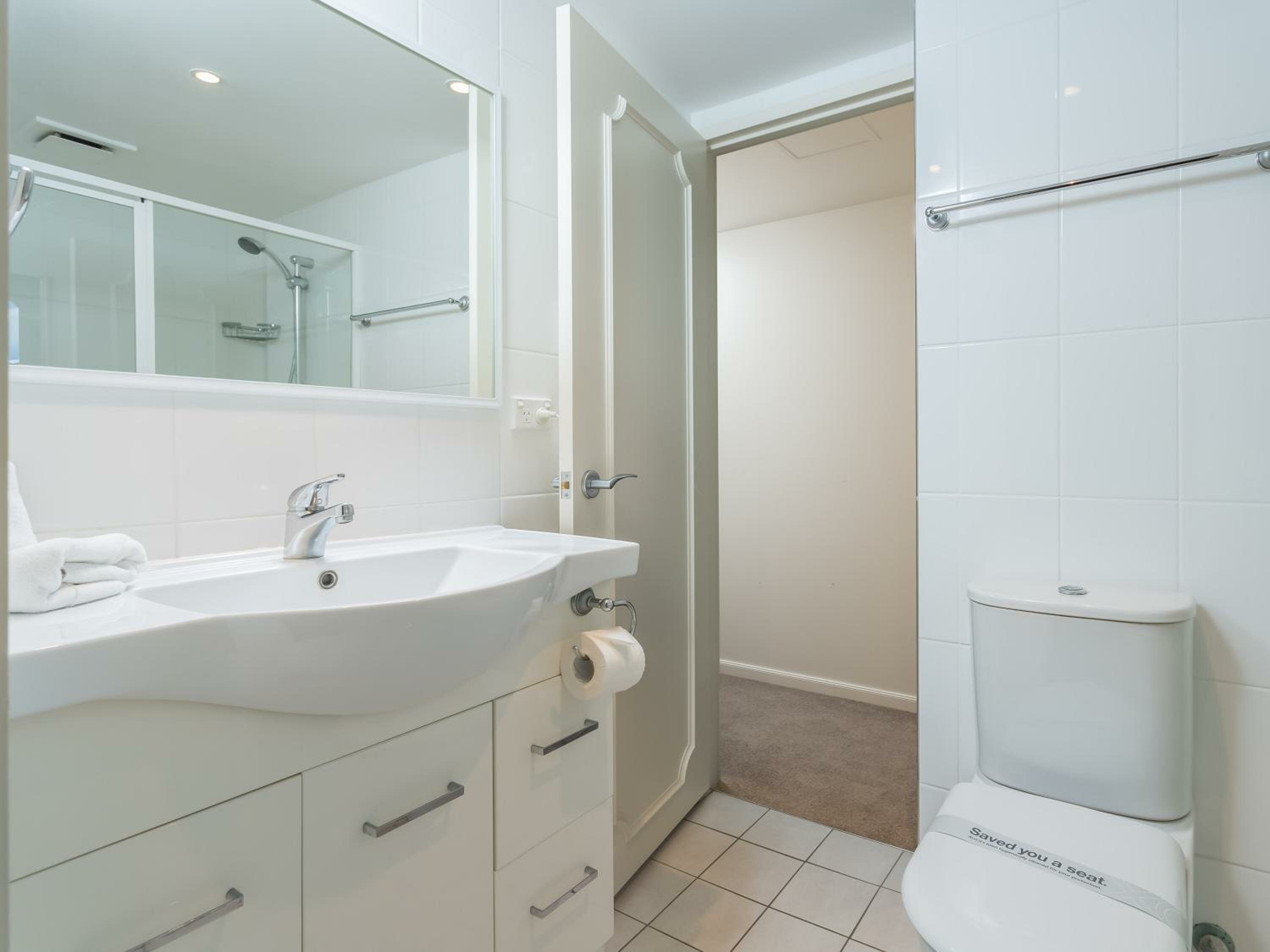 One-Bedroom Ocean View Apartment