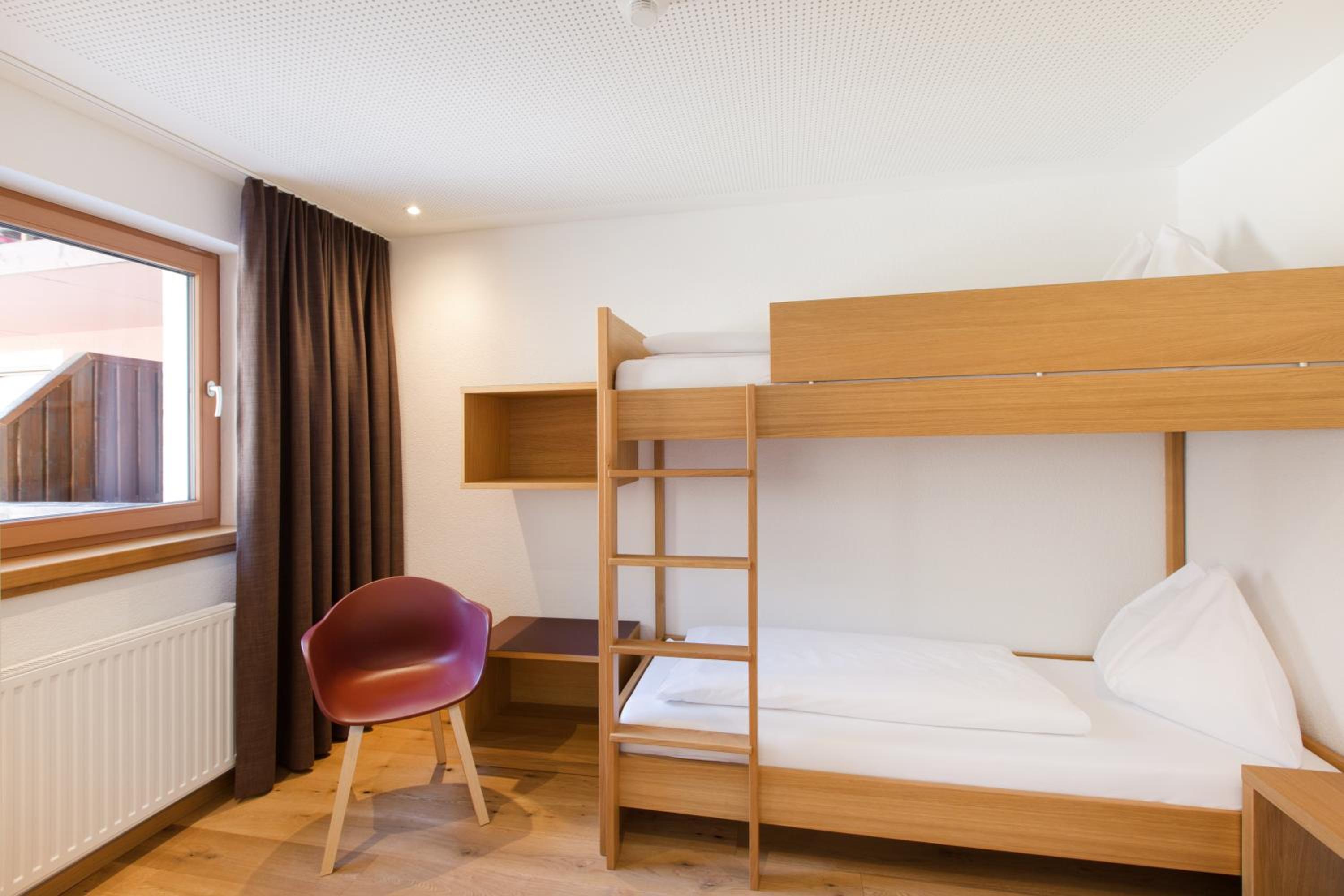 Deluxe Family Room 1