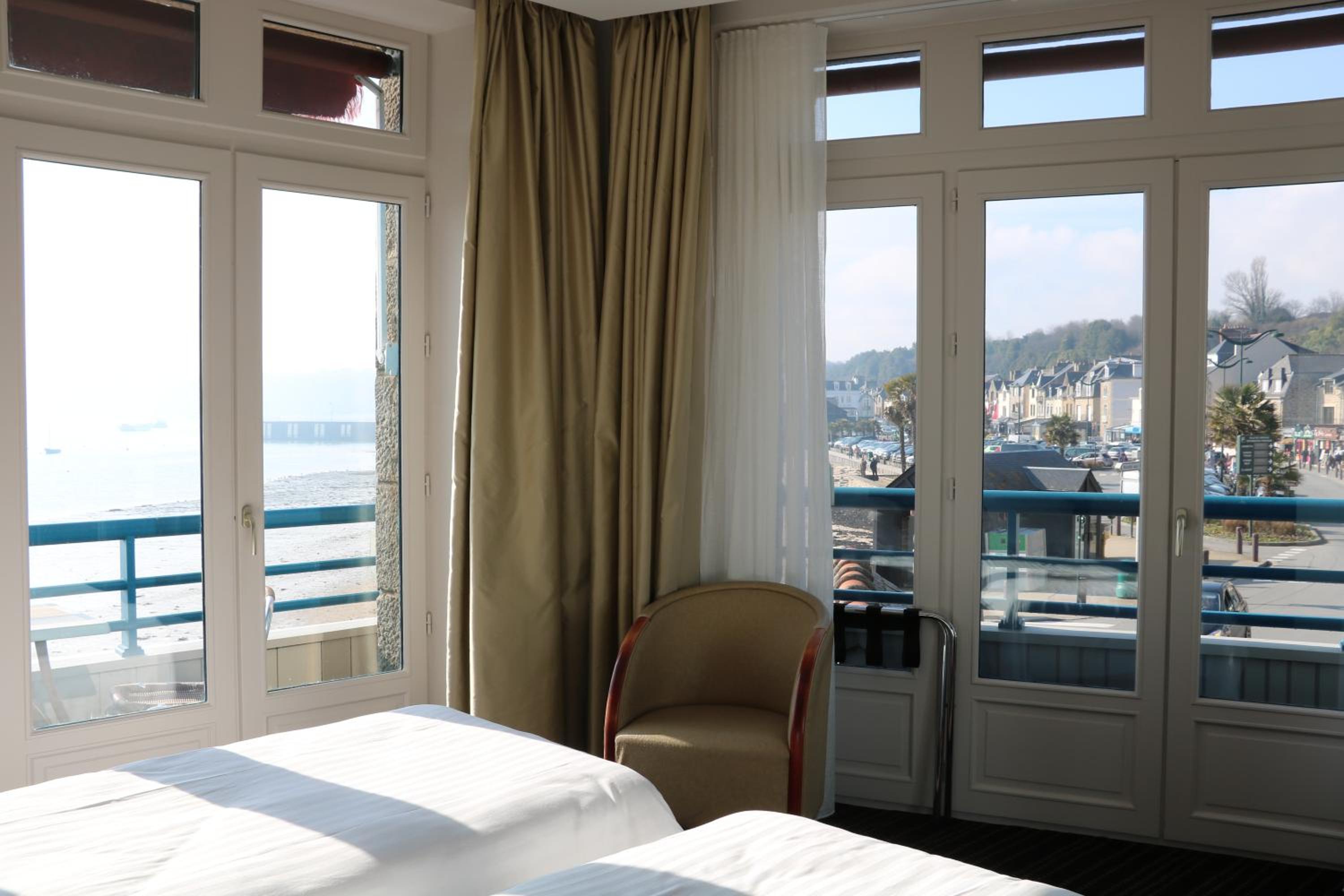 Superior Double Room with Sea View and Balcony