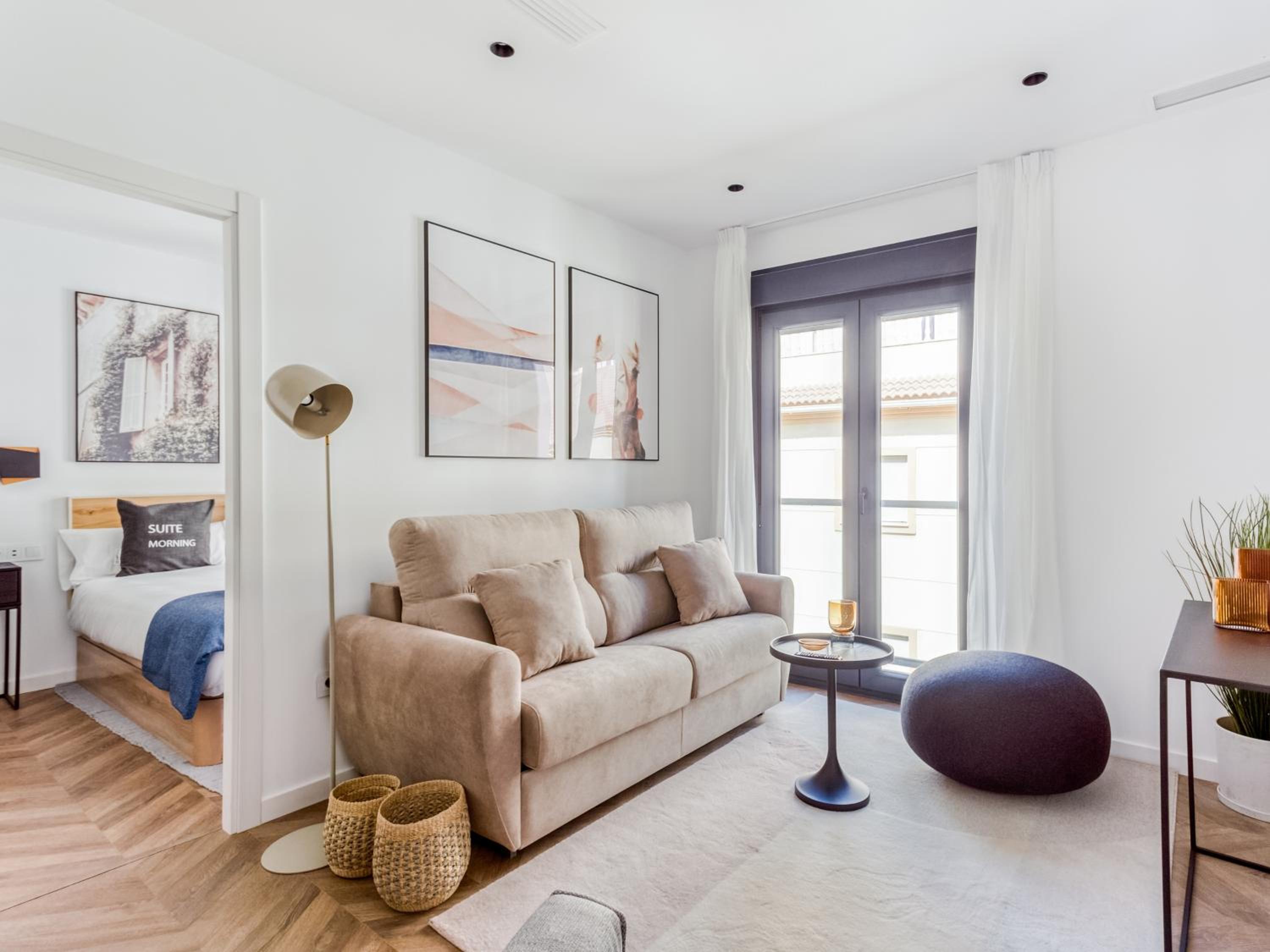 One-Bedroom Apartment L