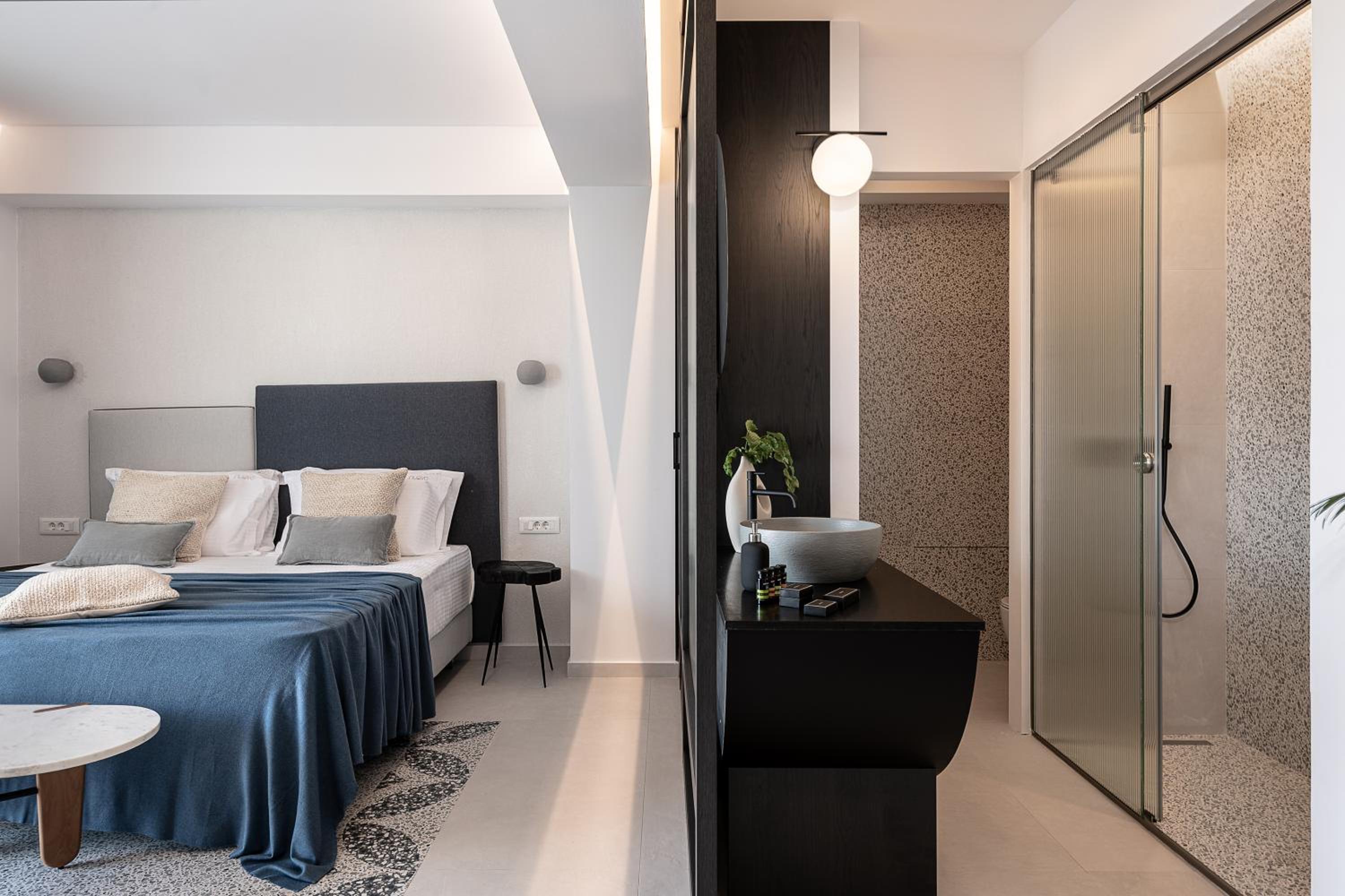 Junior Suite with Private Heated Pool & Sea View