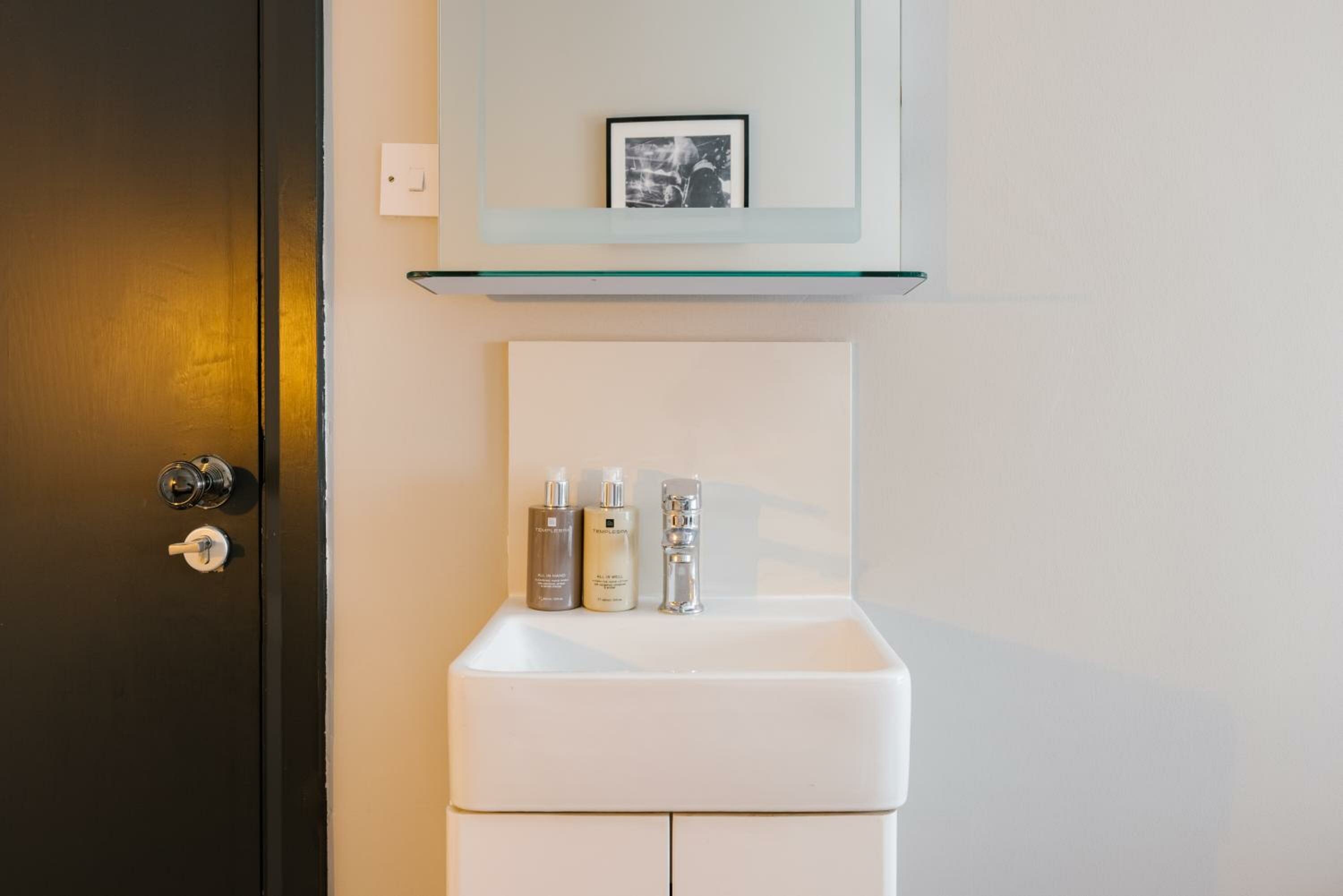 Twin Room With Shared Bathroom