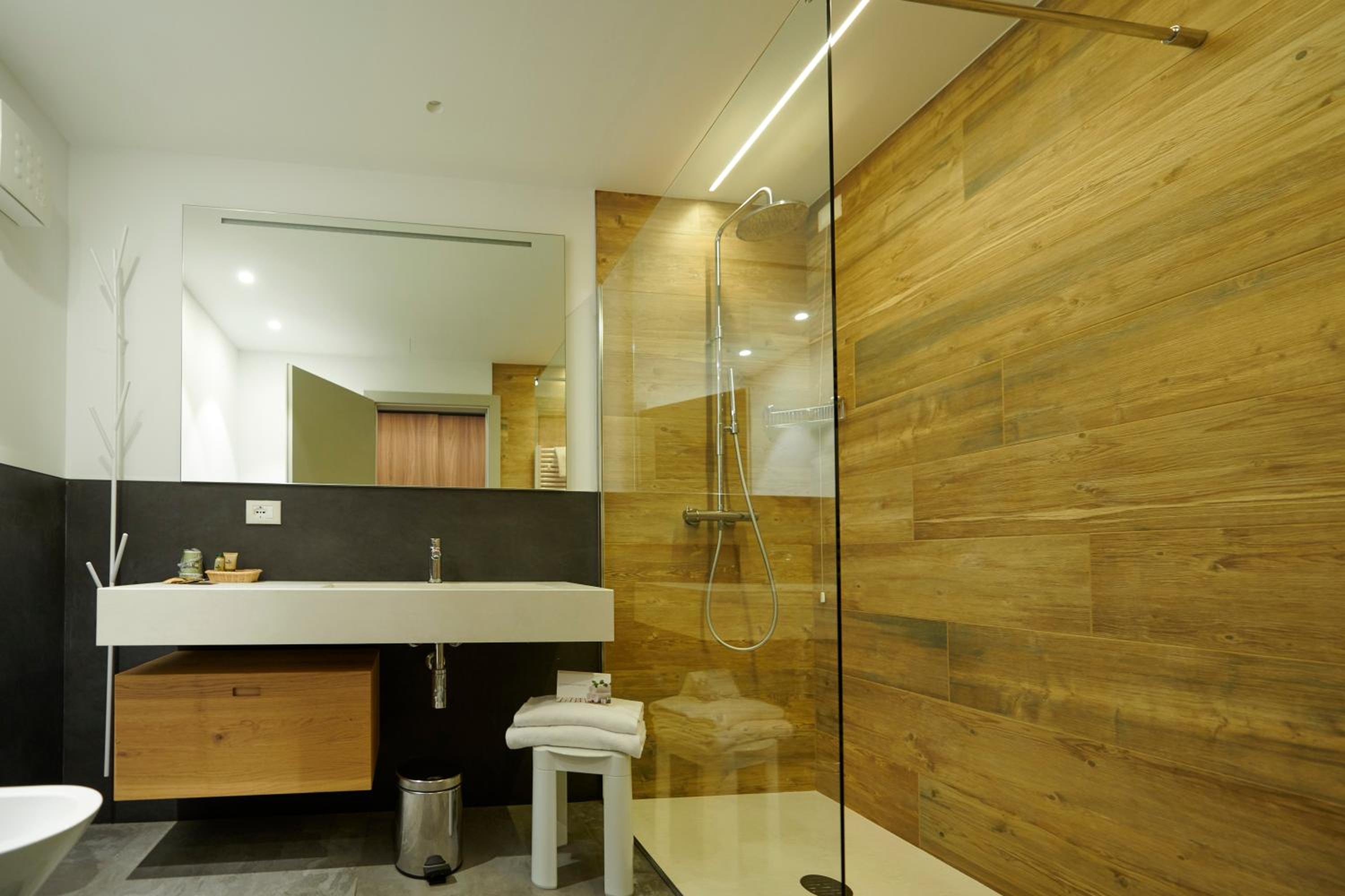 Superior Double or Twin Room with Terrace