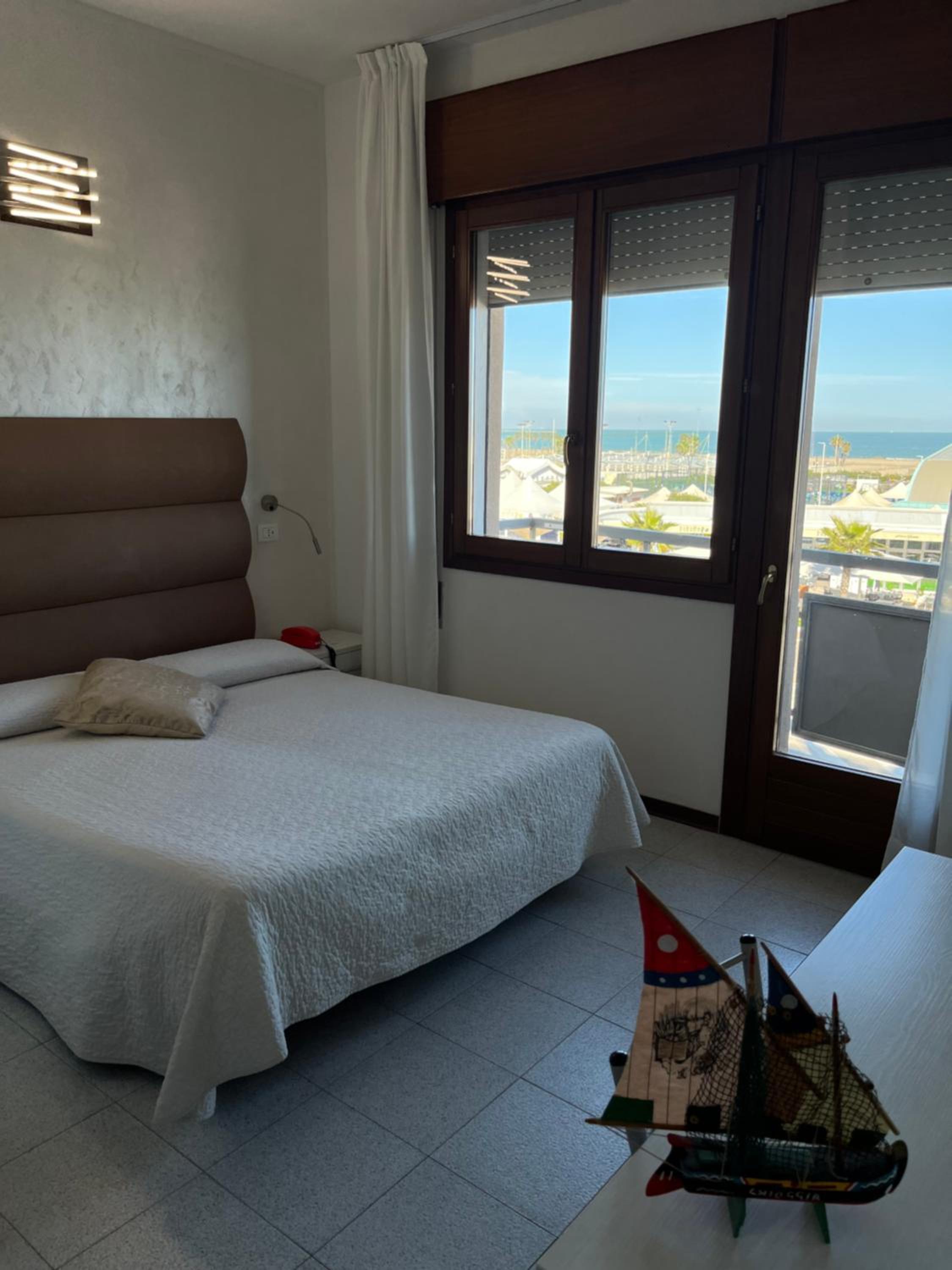 Double or Twin Room with Sea View