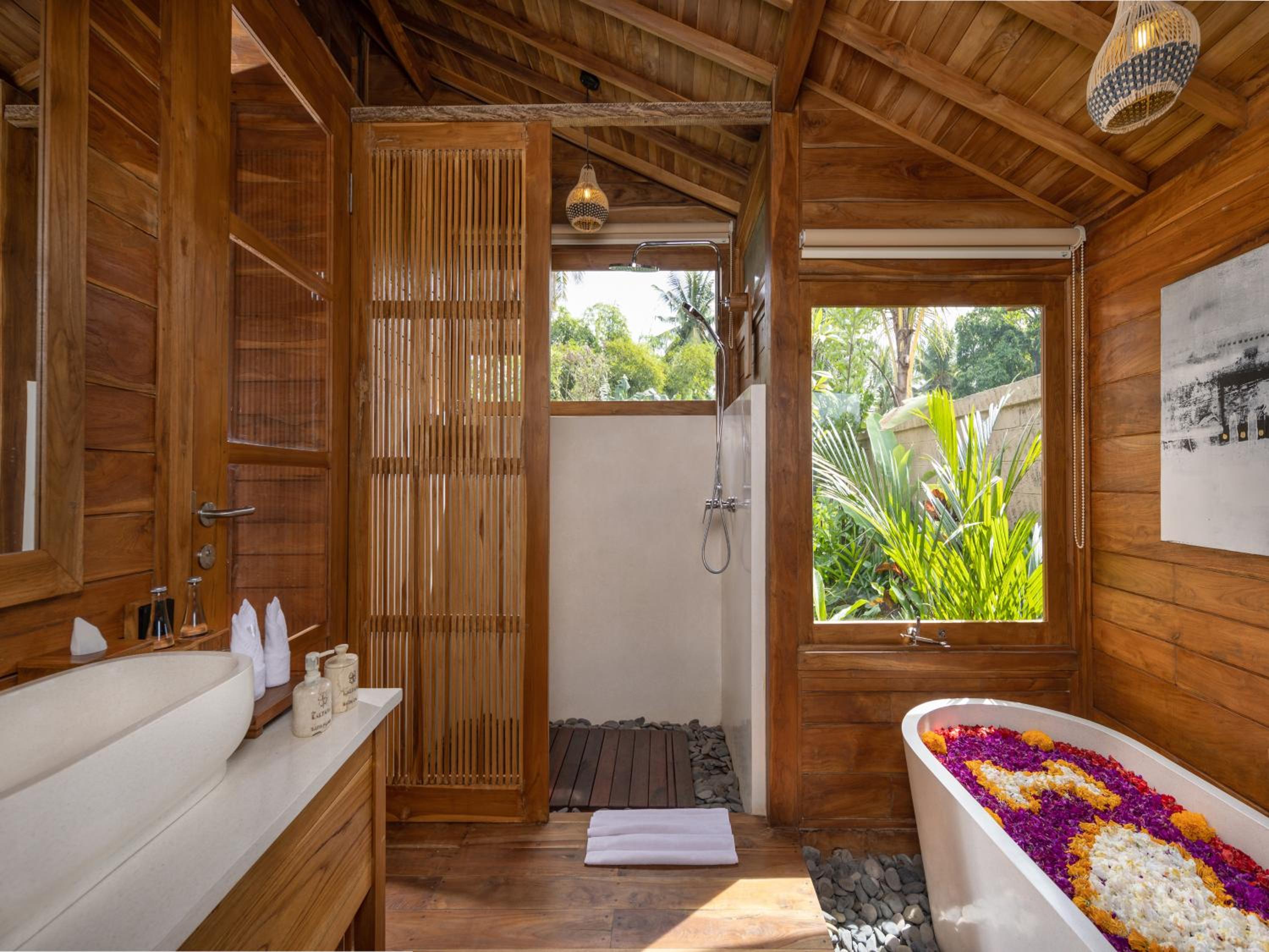 One-Bedroom Wooden Pool Villa with Rice Field View