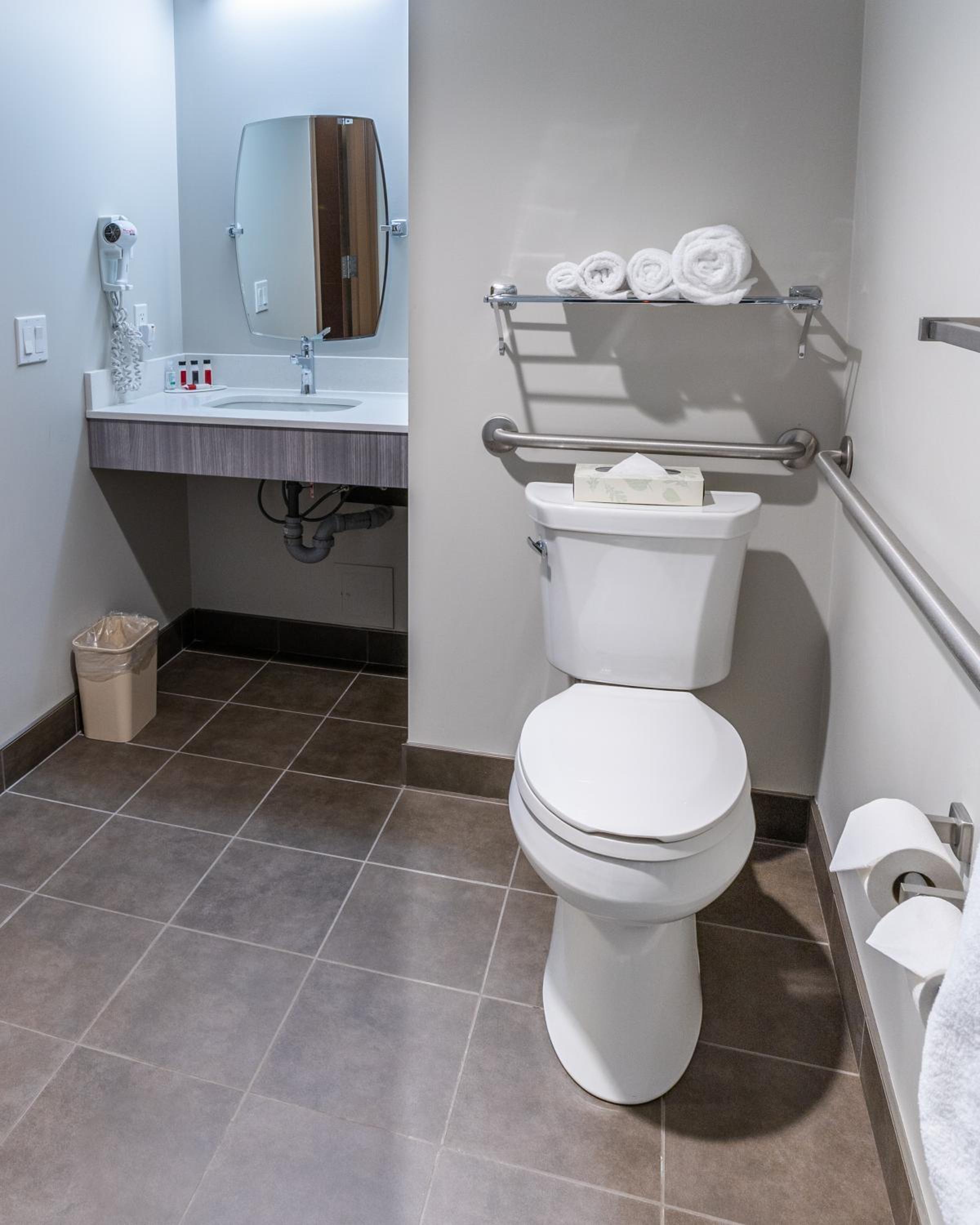 Queen Room - Disability Access/Non-Smoking