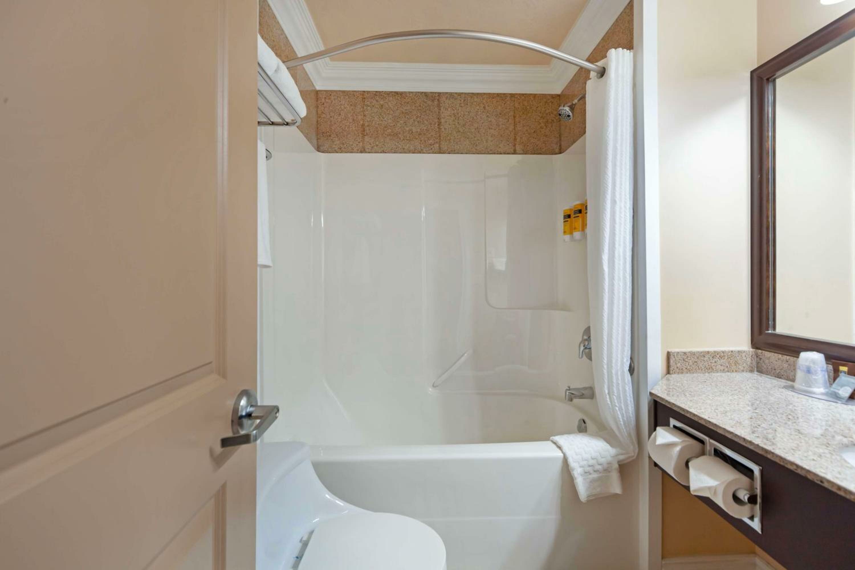 Queen Suite With Sofa Bed - Non-Smoking