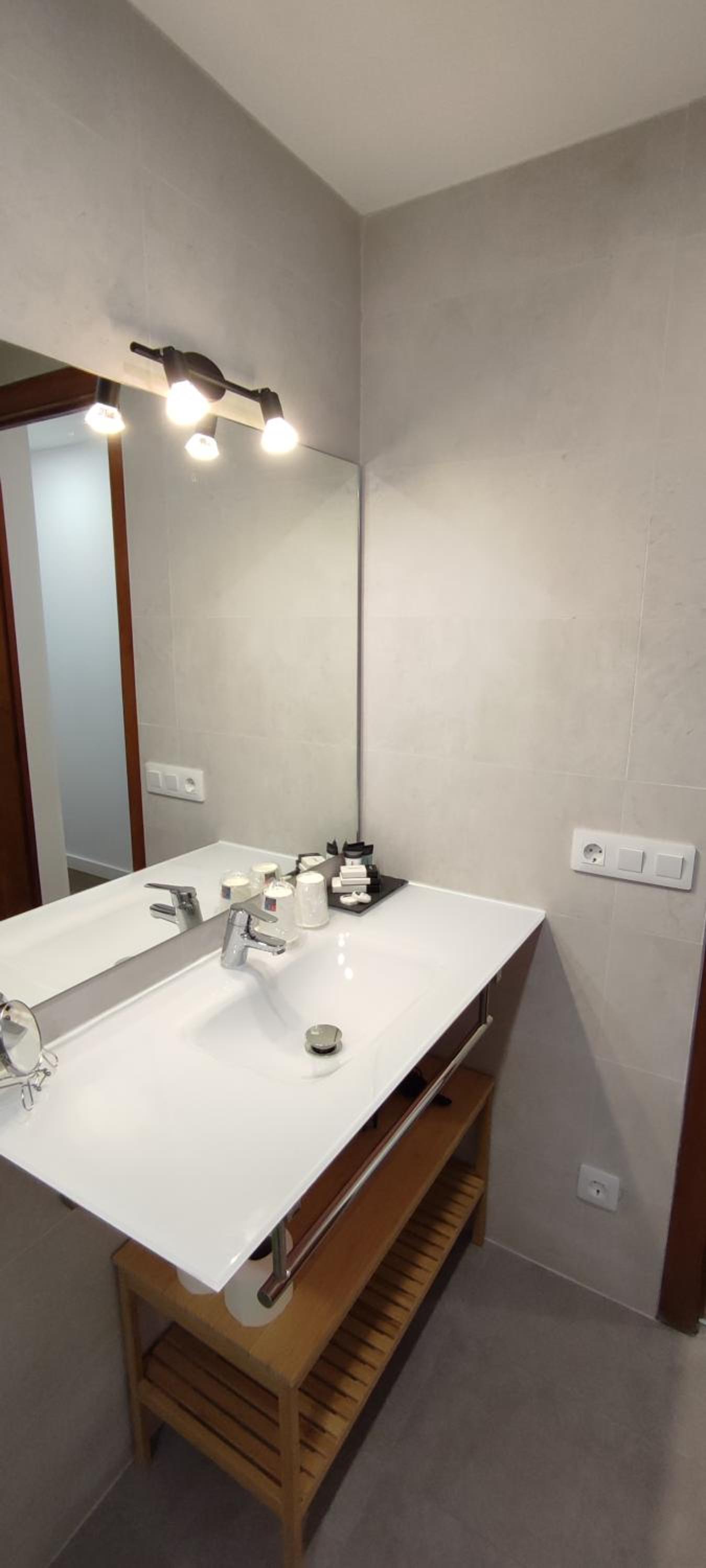 Two Bedroom Apartment with Terrace and Mountain View