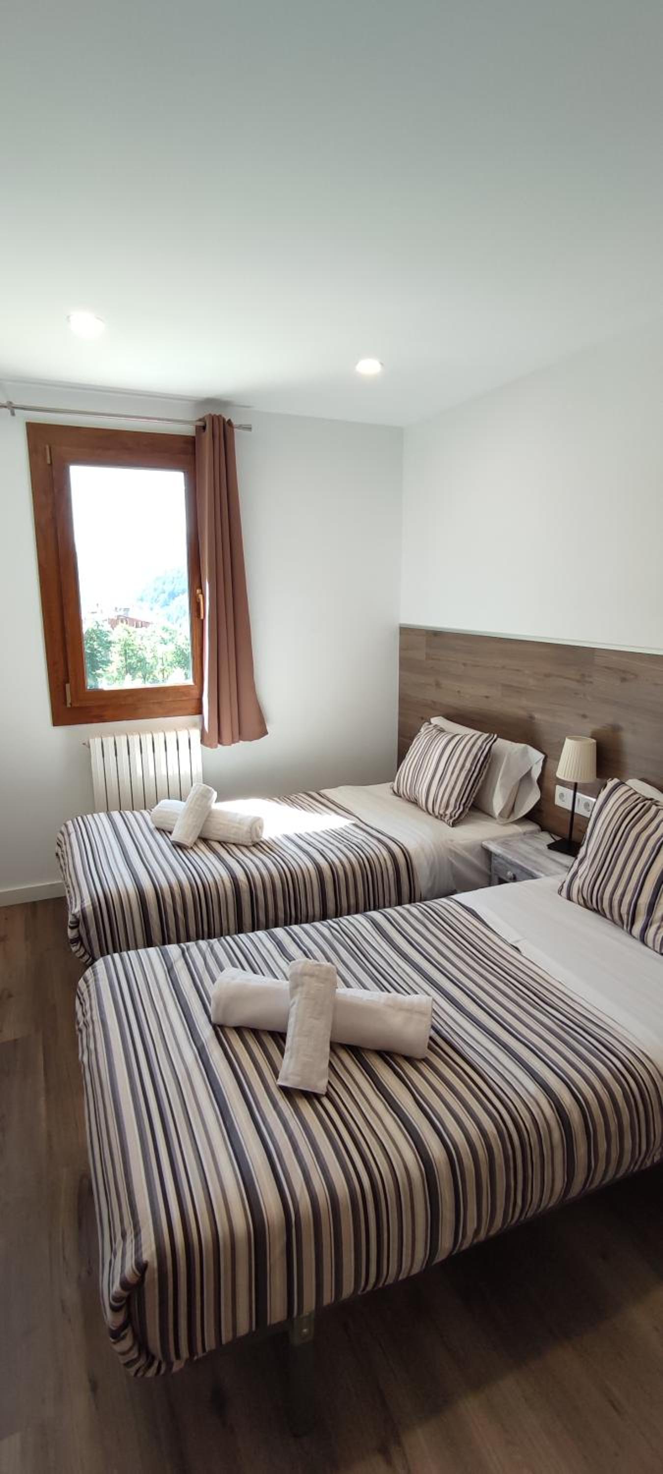 Two Bedroom Apartment with Terrace and Mountain View