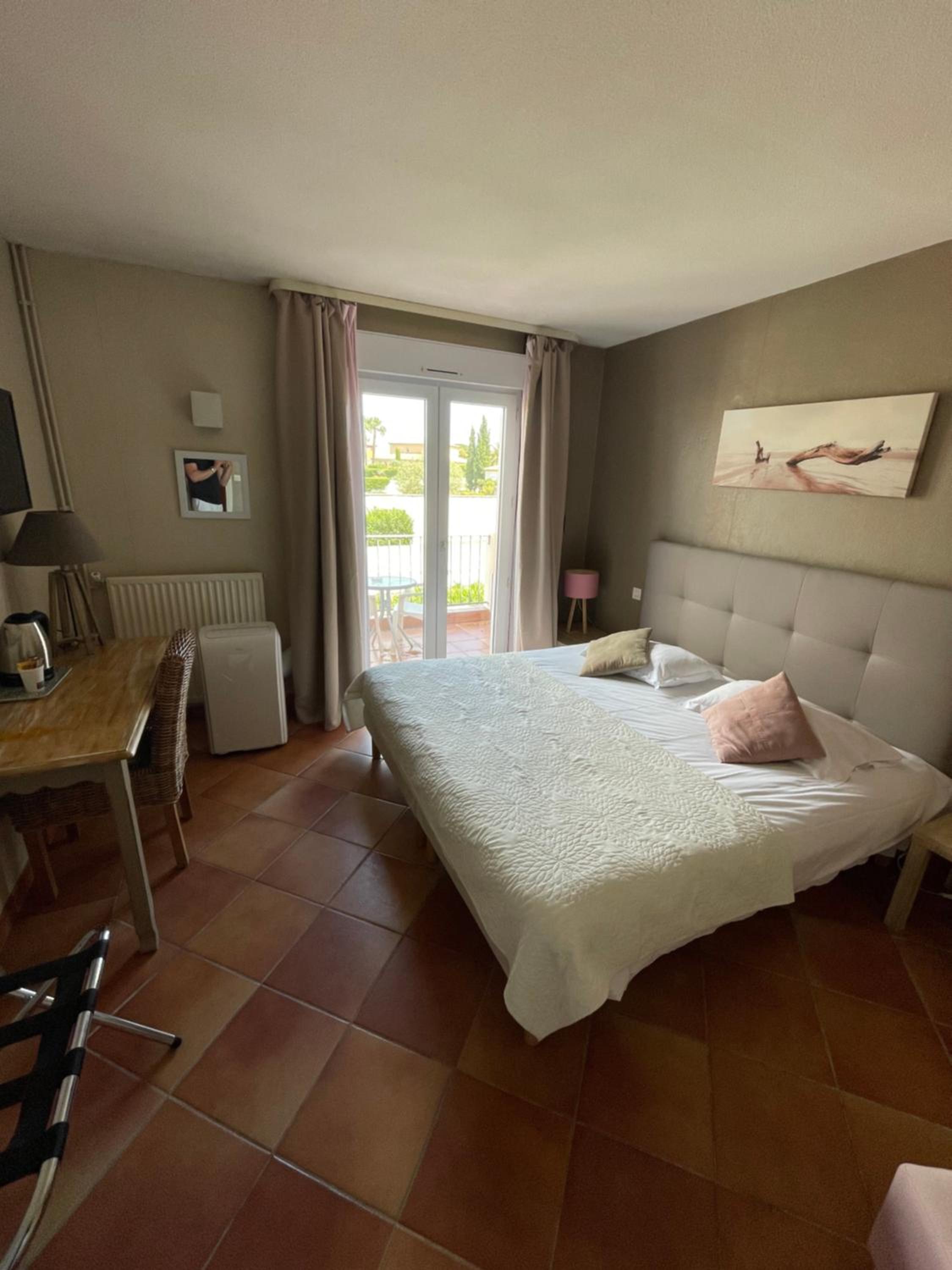 Comfort Double Room with Terrace