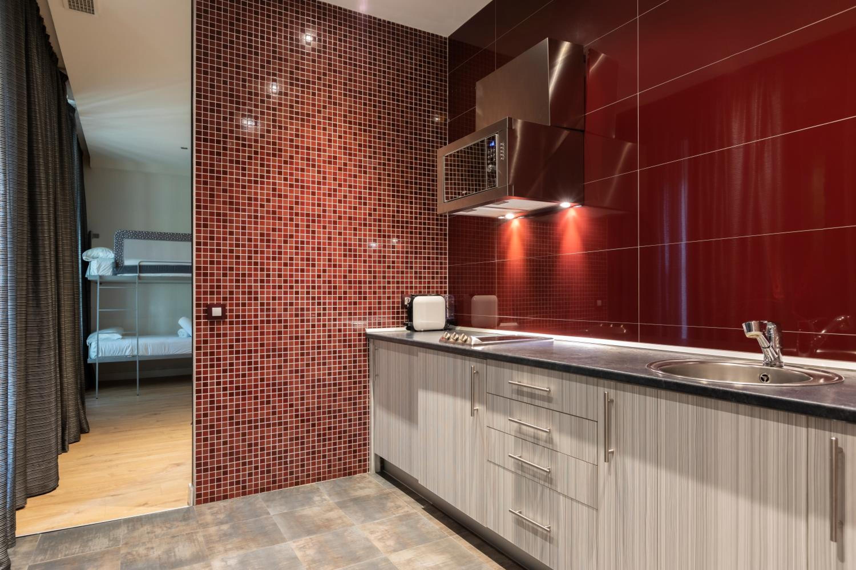 Apartment (6 Adults)