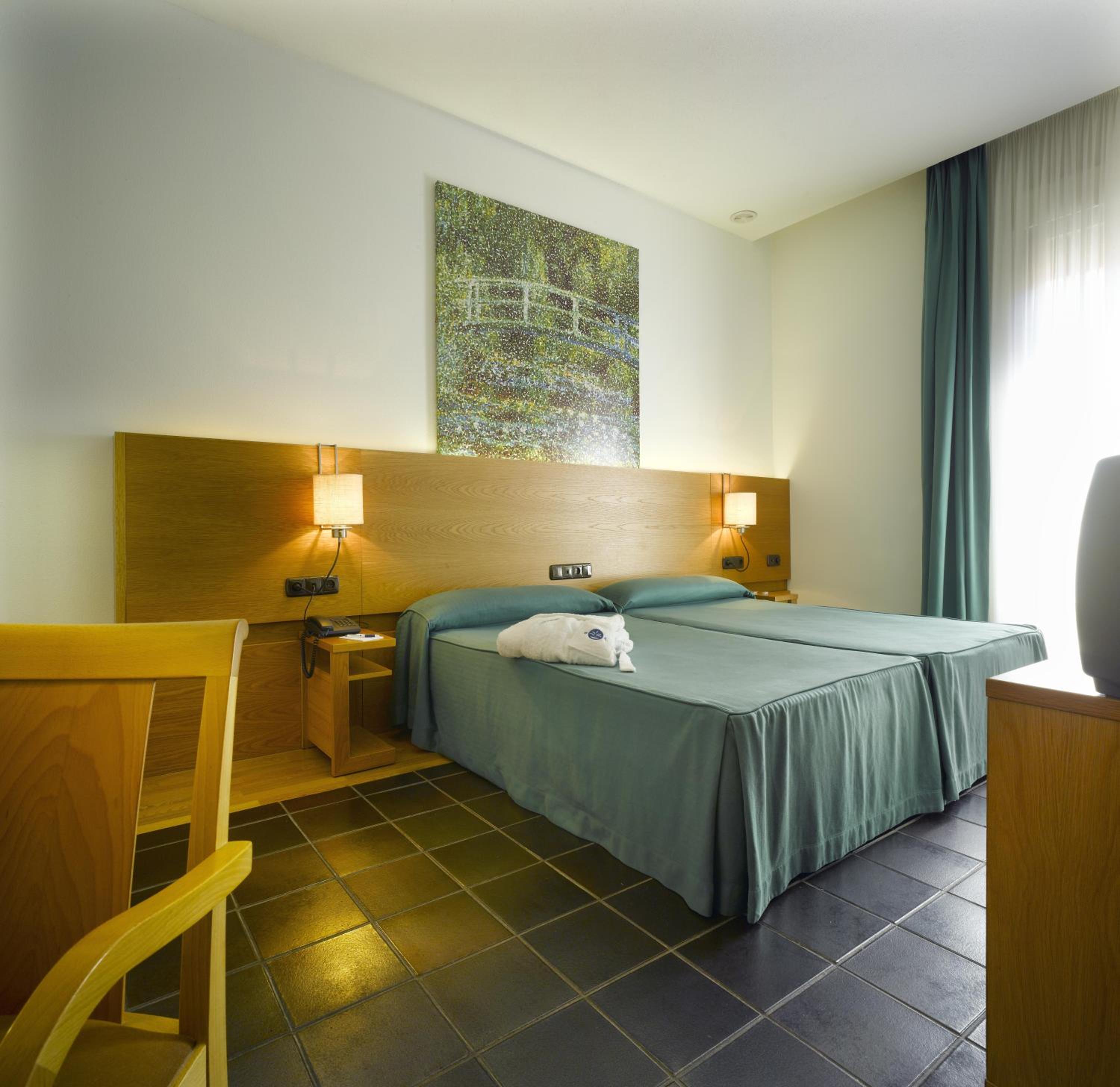 Family Room with Spa access