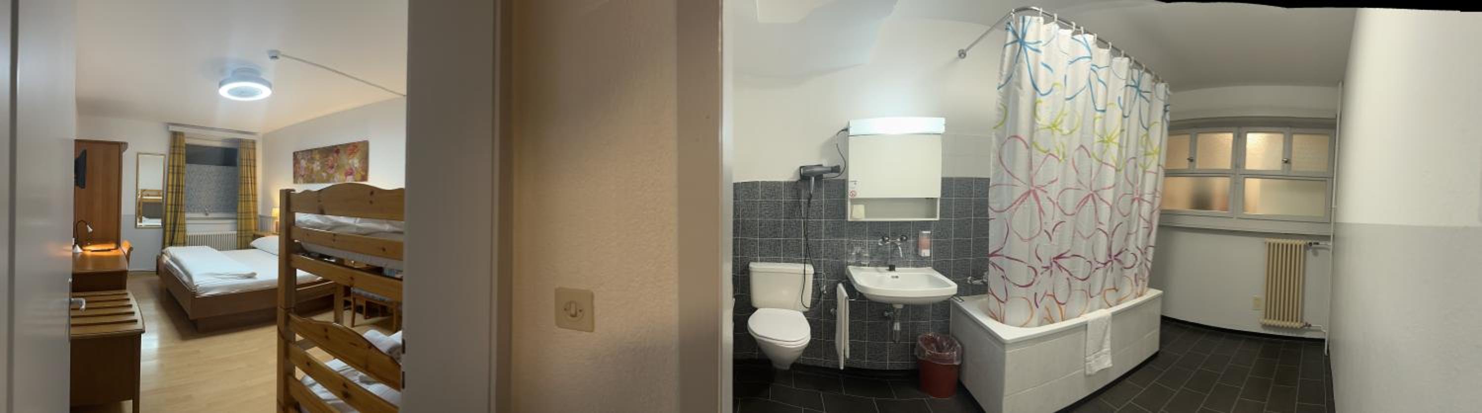 Family Room (2 Adults + 2 Children)