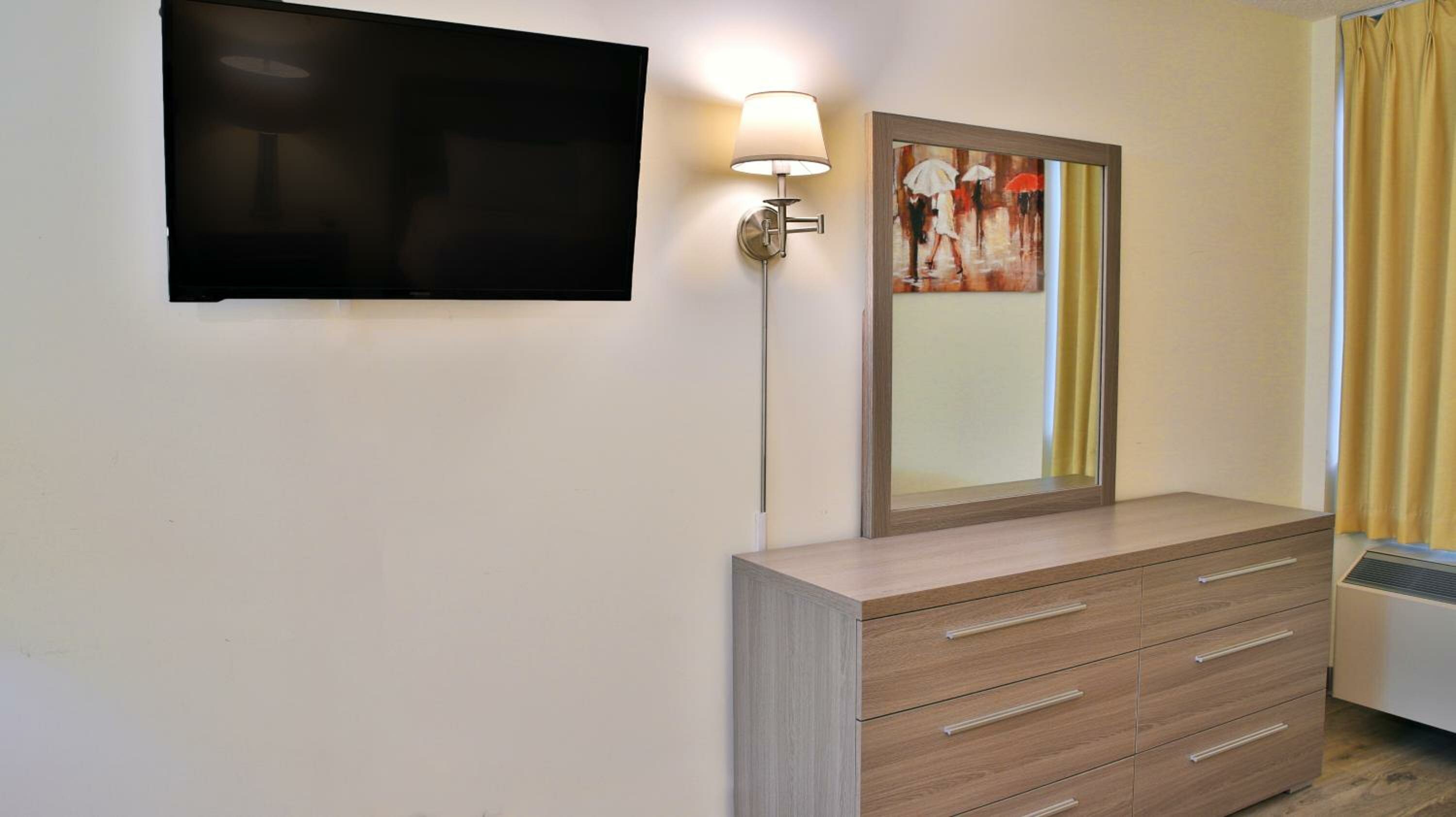 One Queen Bed with Jacuzzi