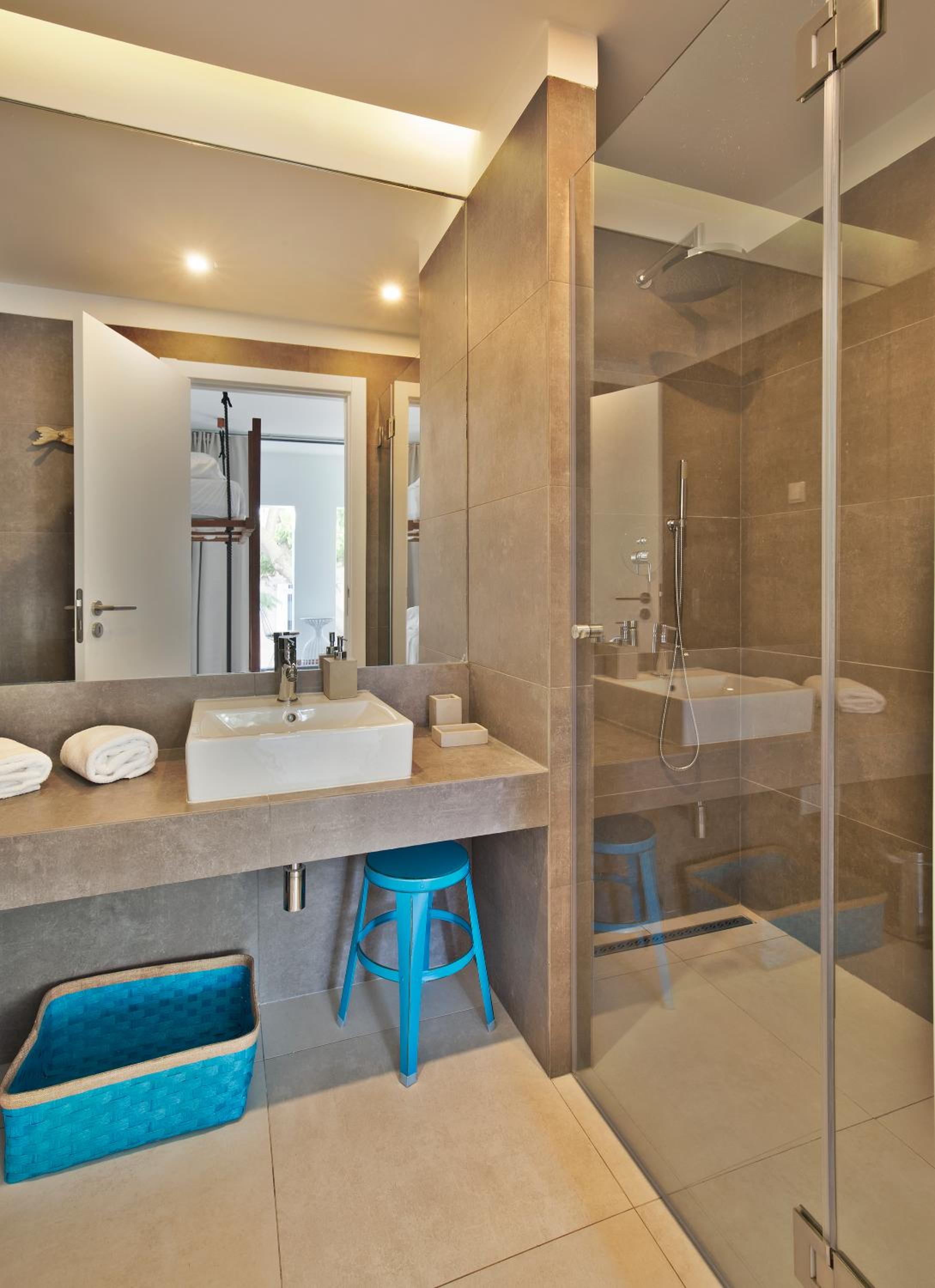 Two-Bedroom Apartment with Street View