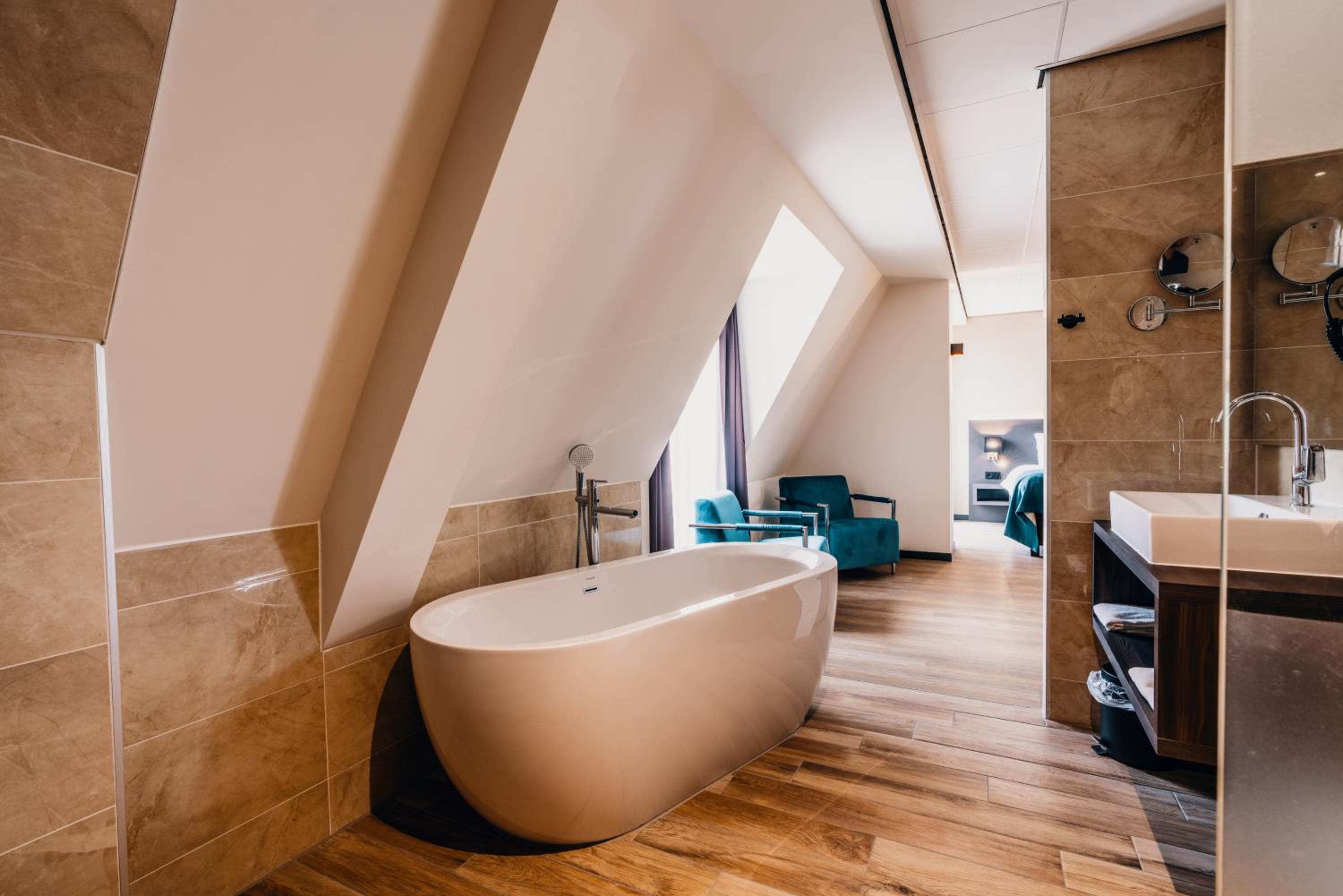 Deluxe Double Room with Bath