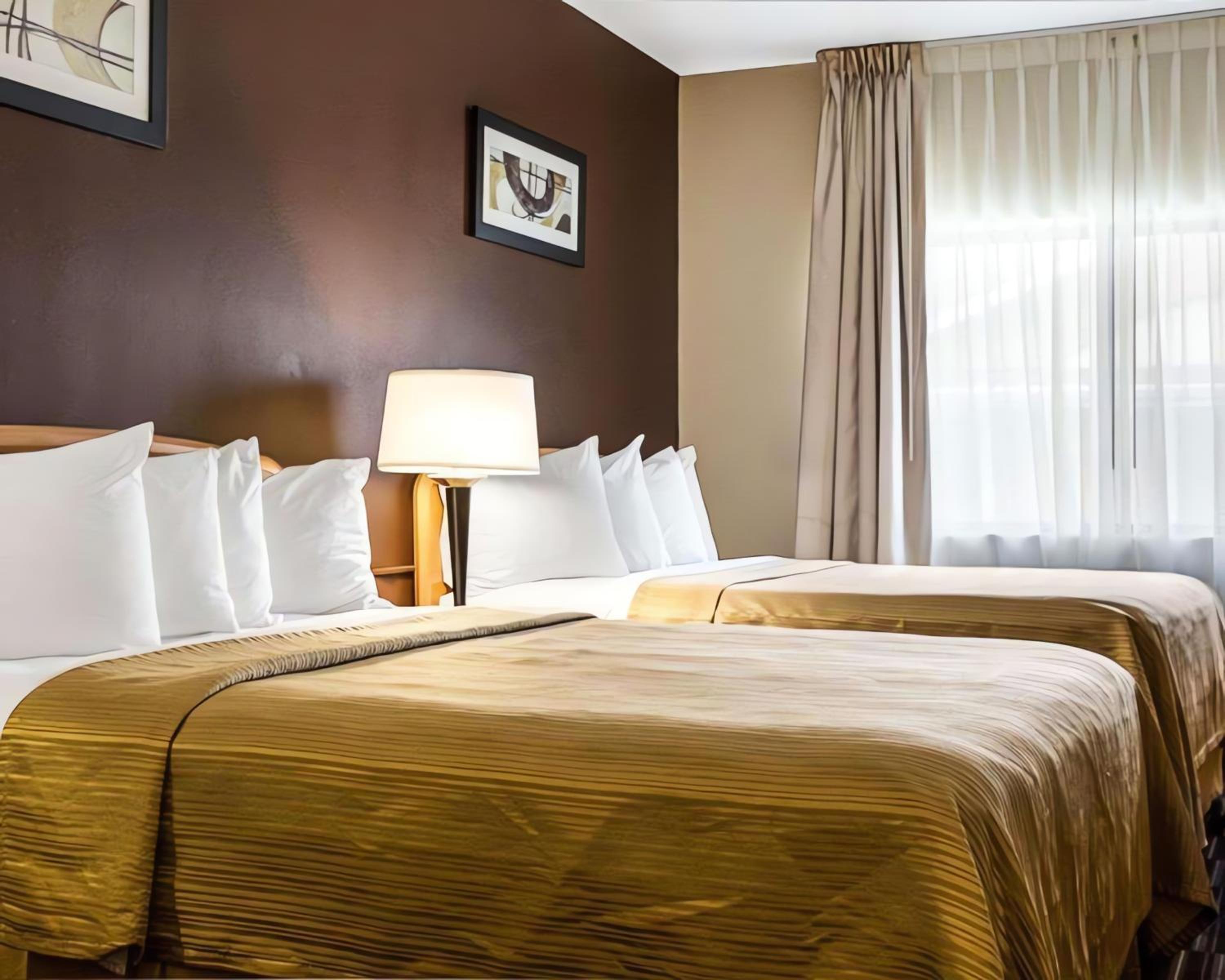 Queen Suite with Two Queen Beds and Sofabed - Non Smoking