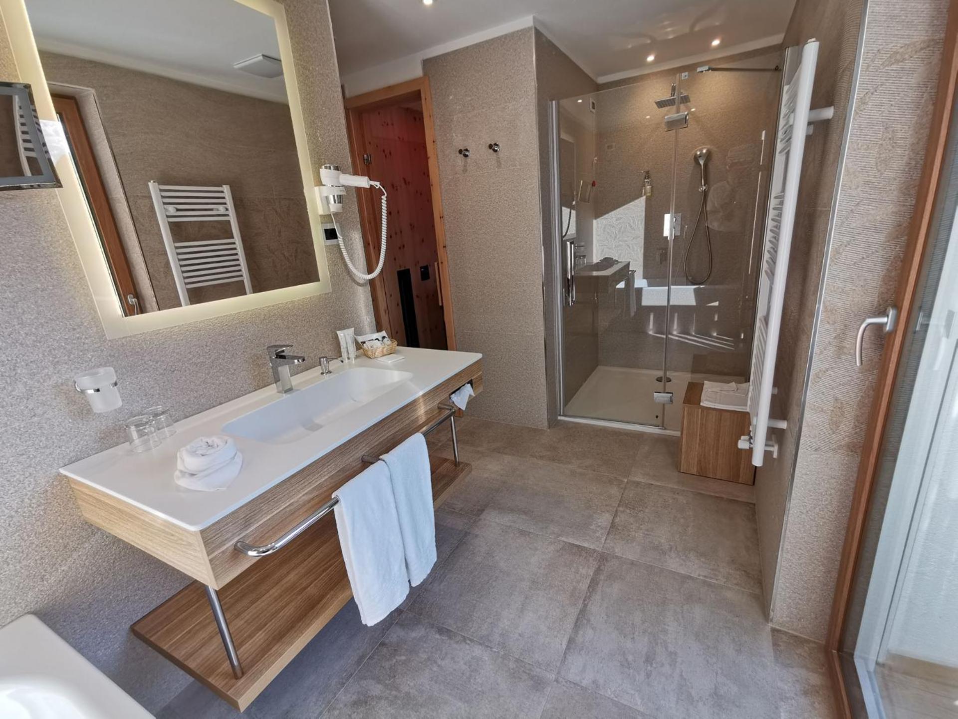 Suite with Mountain View