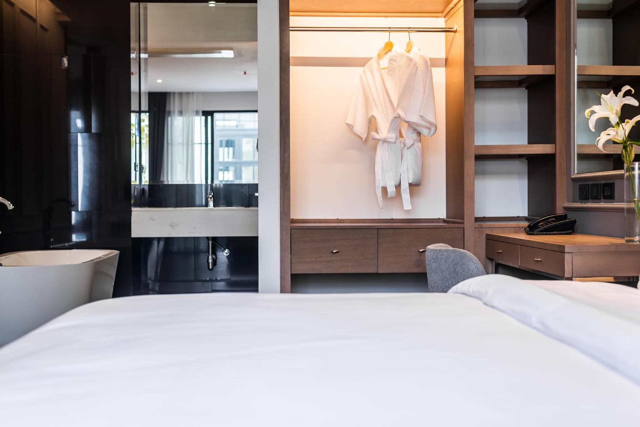 One-Bedroom Suite with Pool View