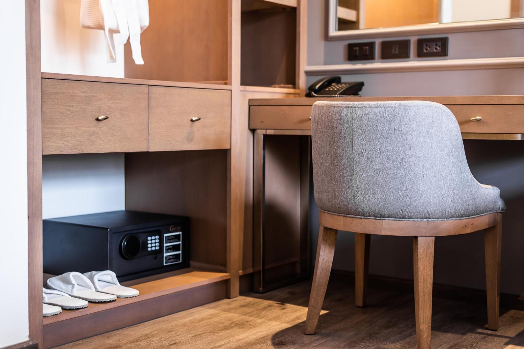 One-Bedroom Suite with Pool View