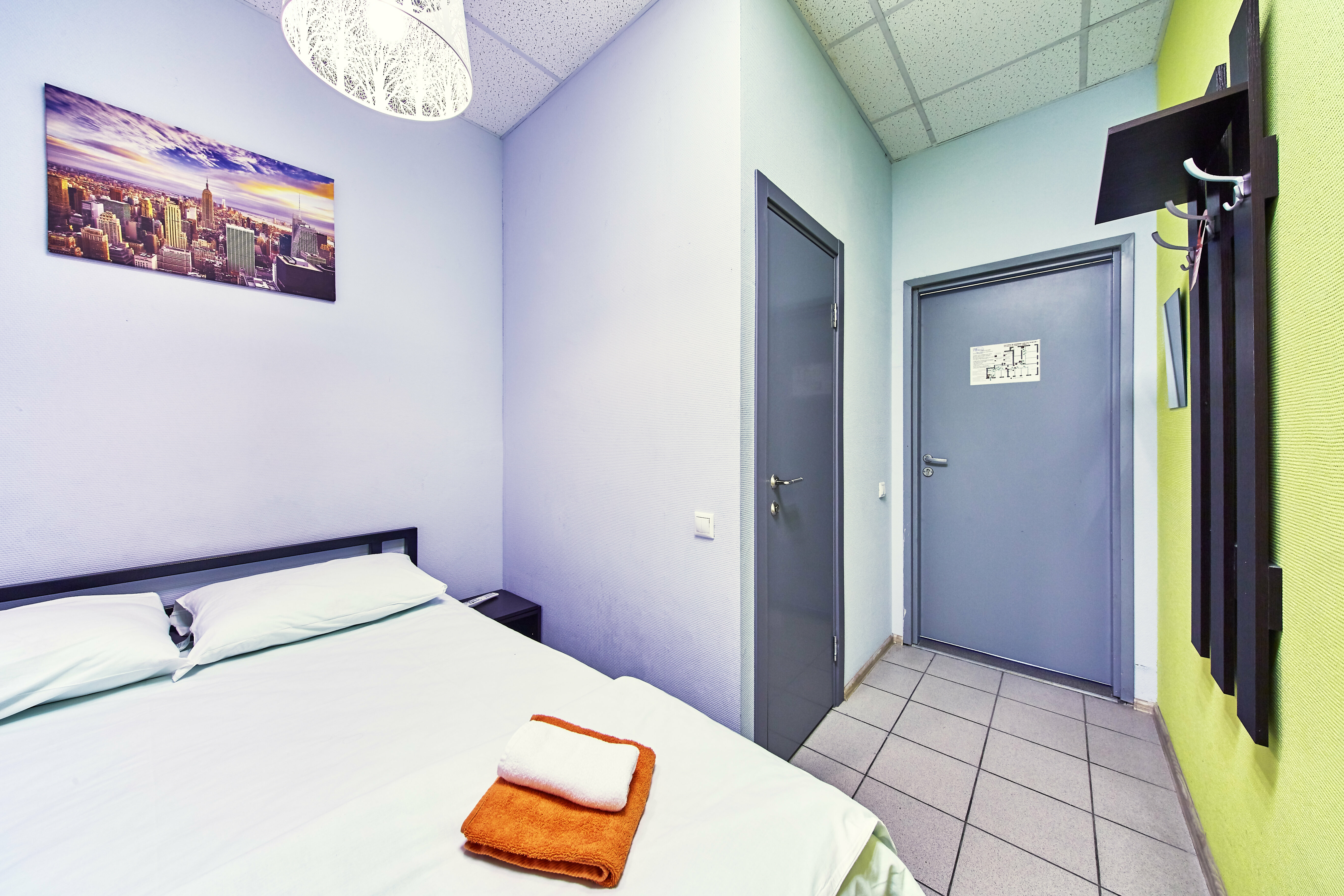 Небольшой двухместный номер с 1 кроватью