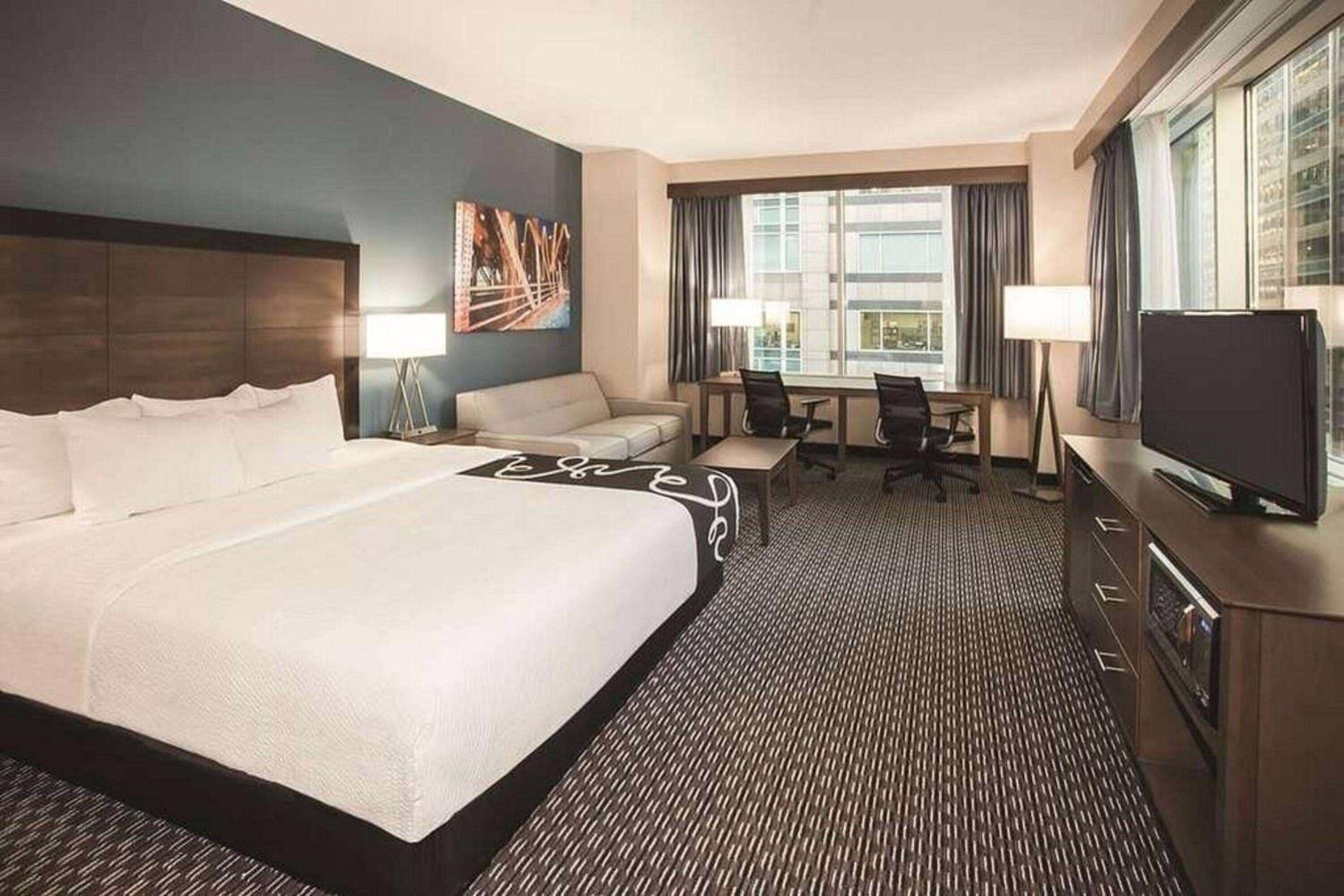 Executive King Room with Sofa Bed