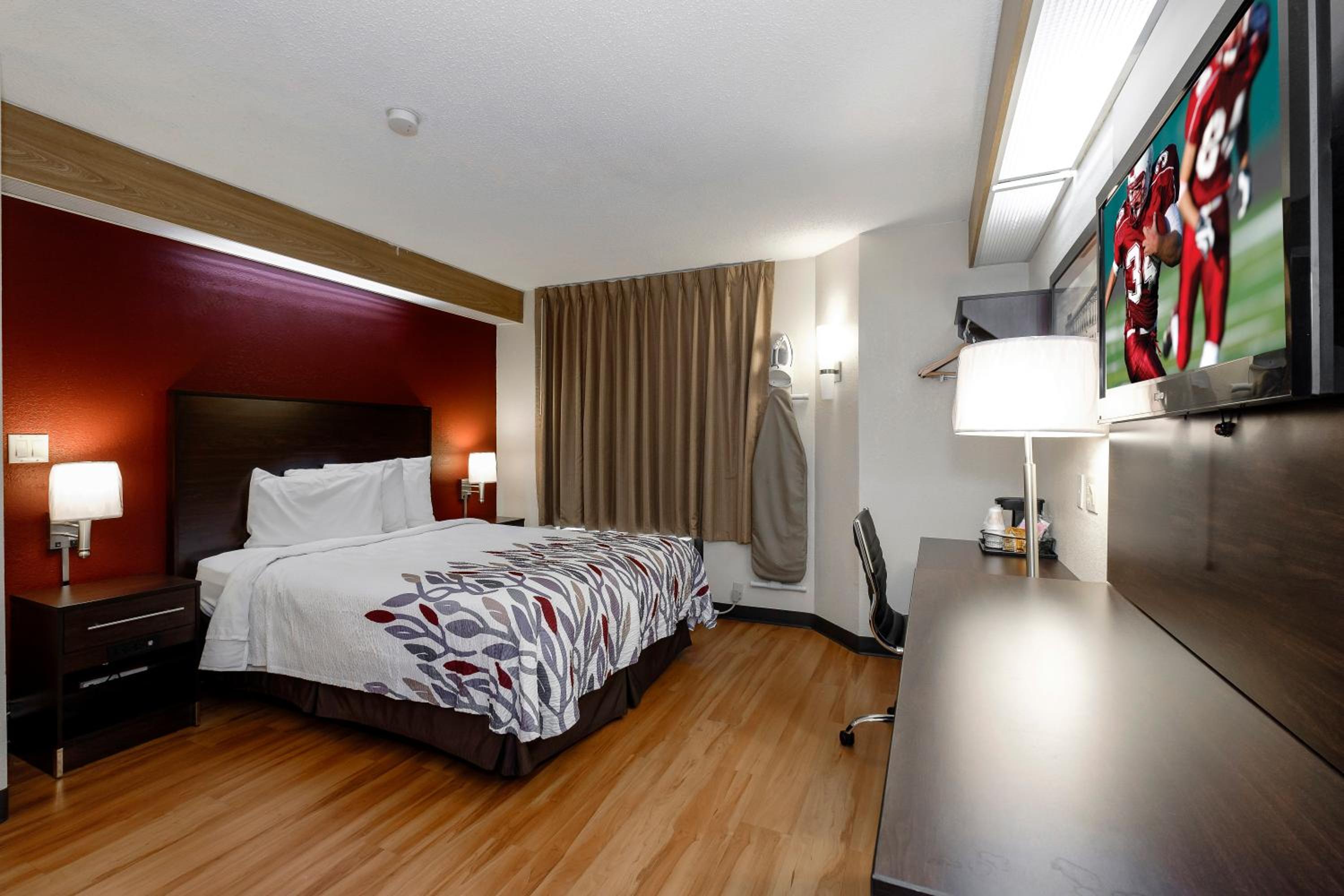 Deluxe Queen Room Non-Smoking