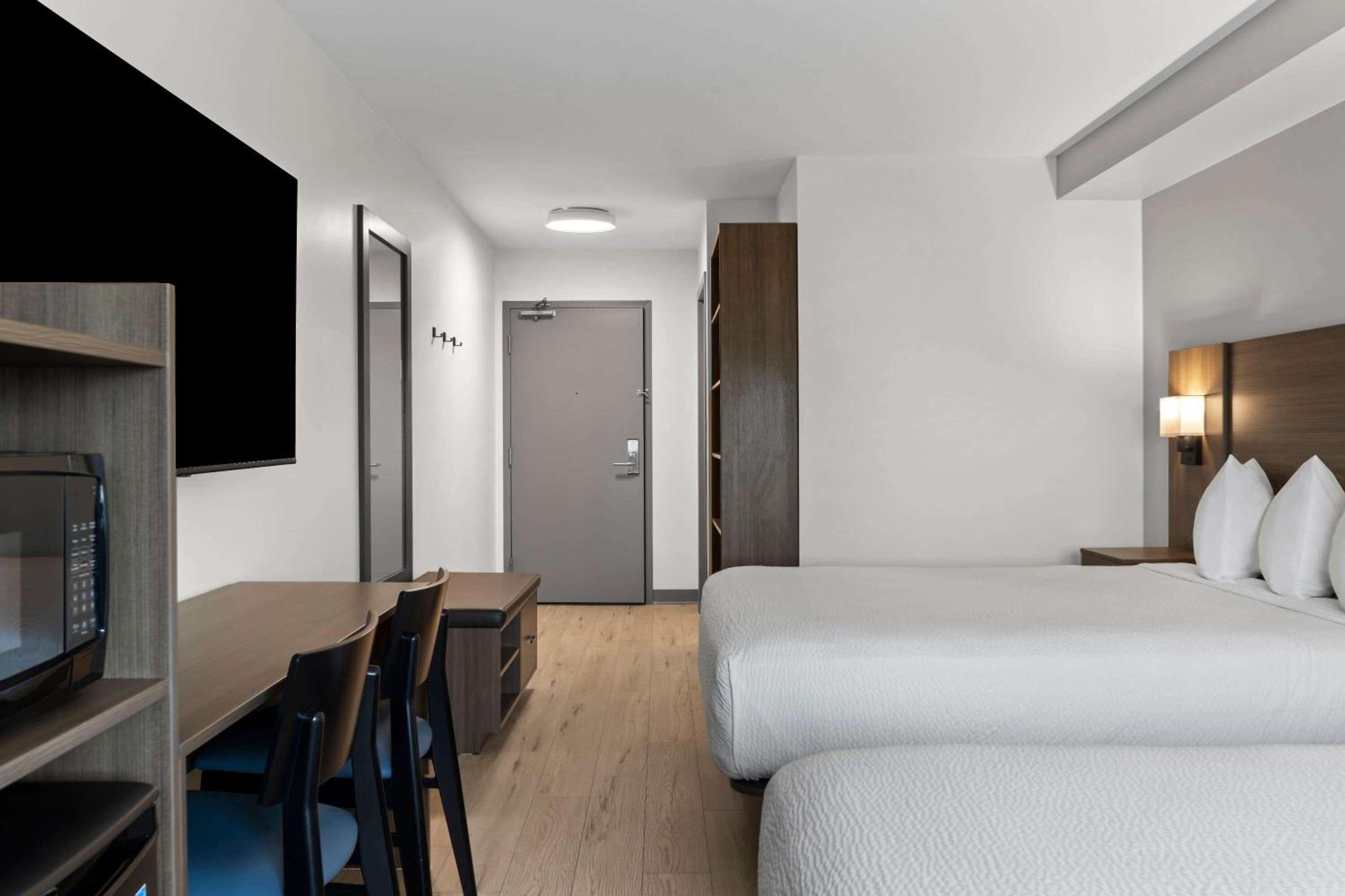 Queen Room with Two Queen Beds - Non-Smoking