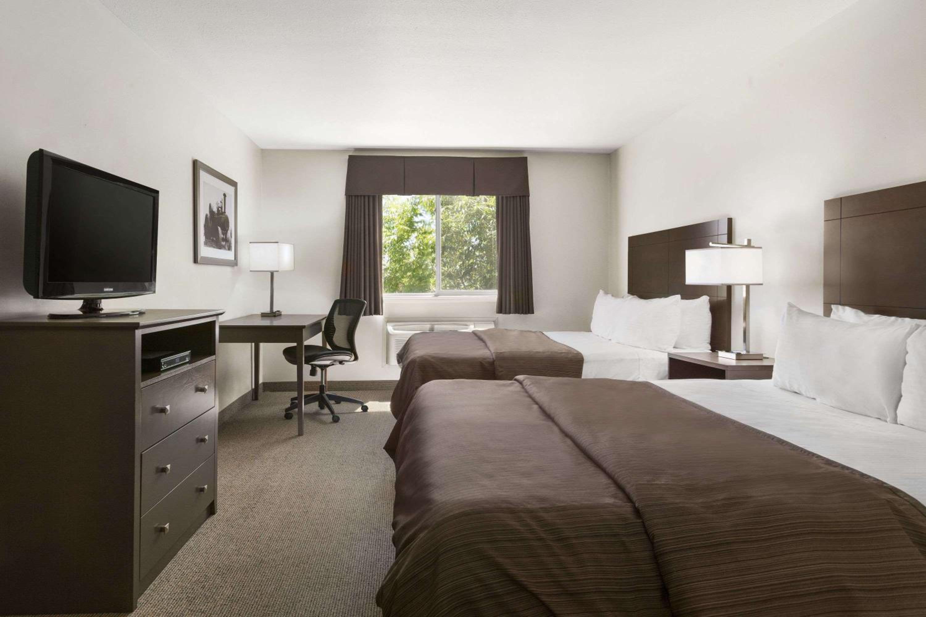 Queen Room with Two Queen Beds - Non-Smoking