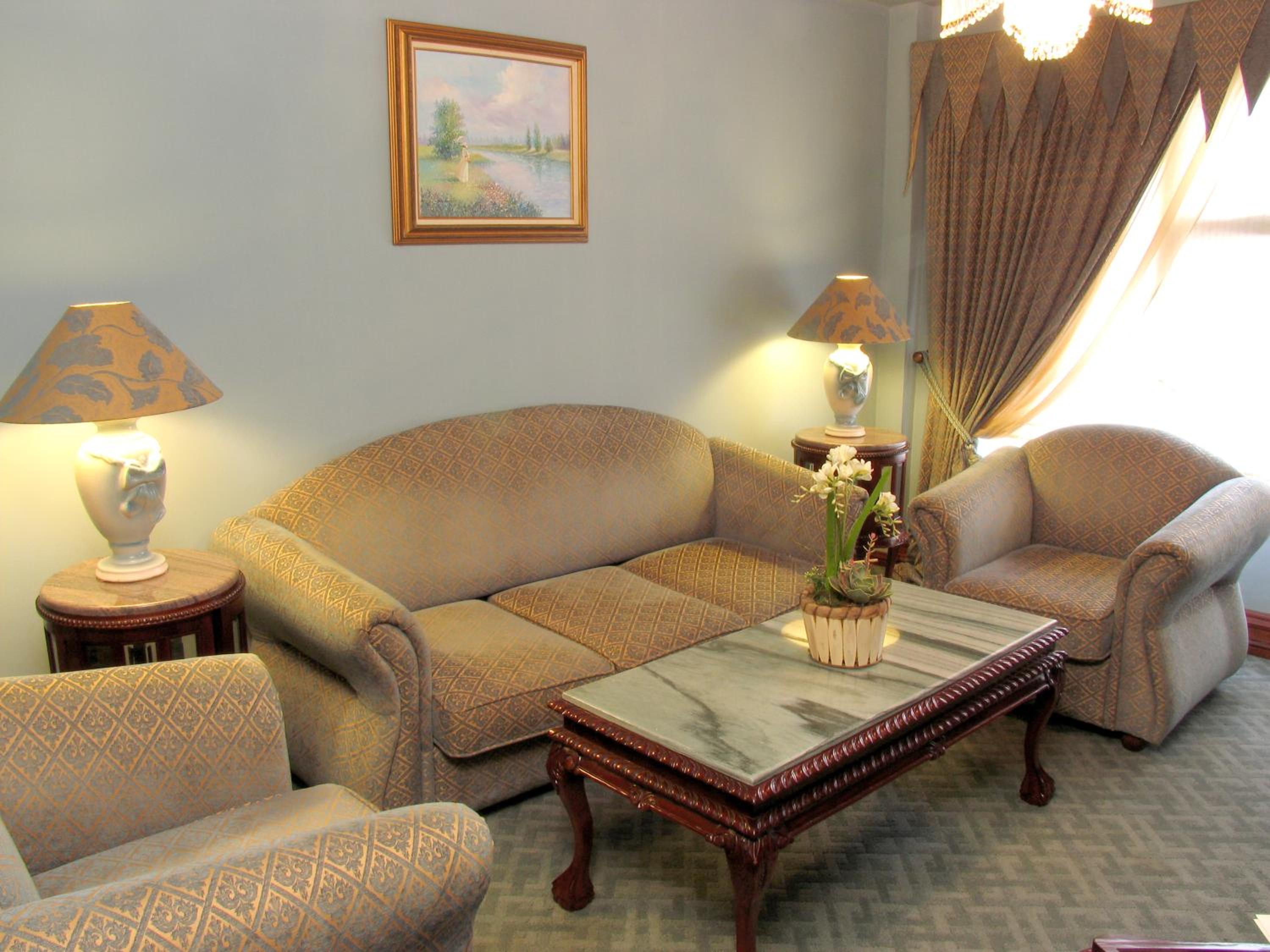 Suite with Free Parking