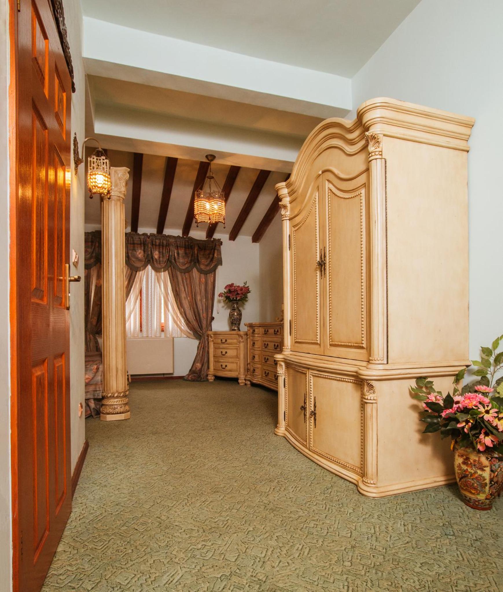 Suite with Free Parking