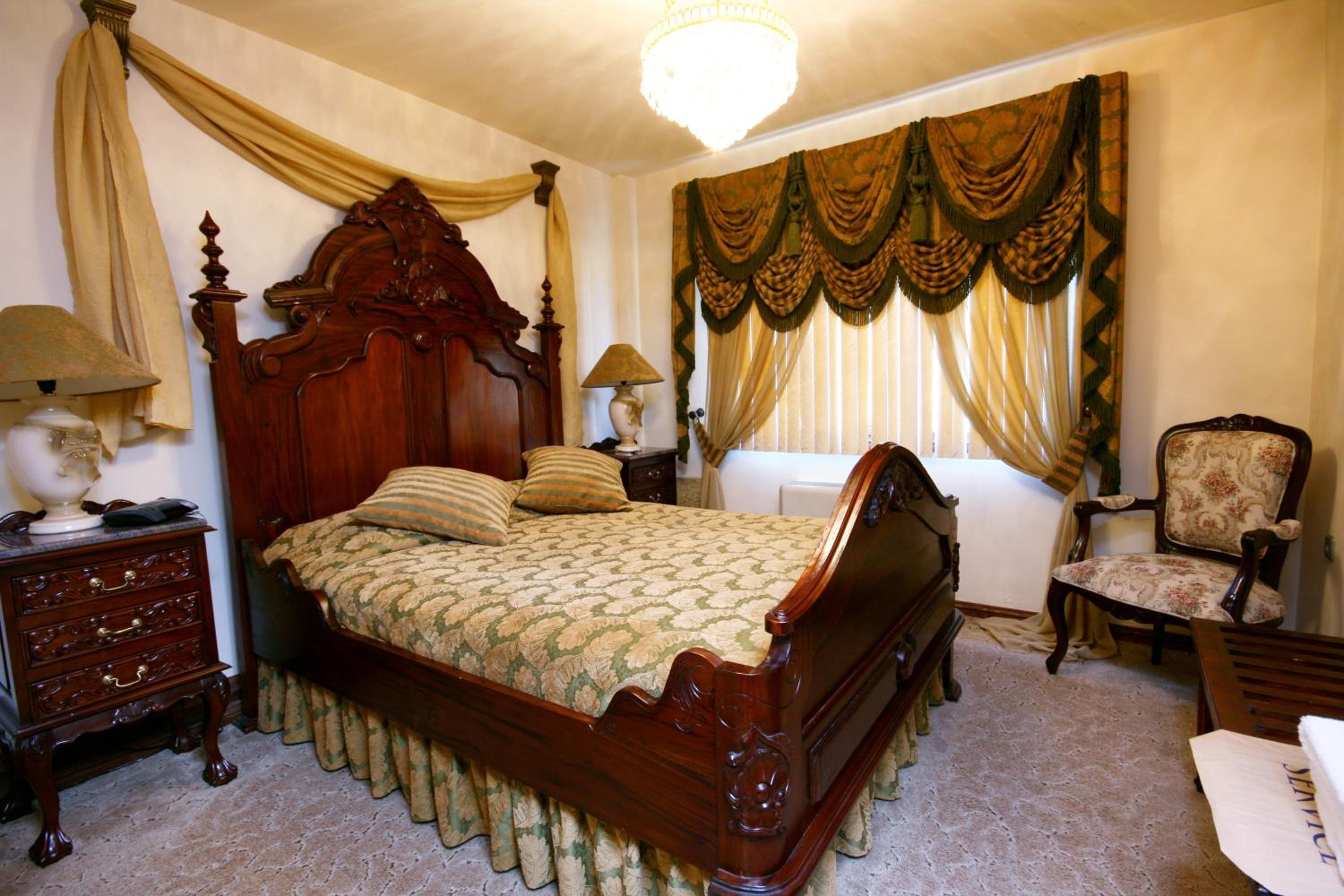 Suite with Free Parking