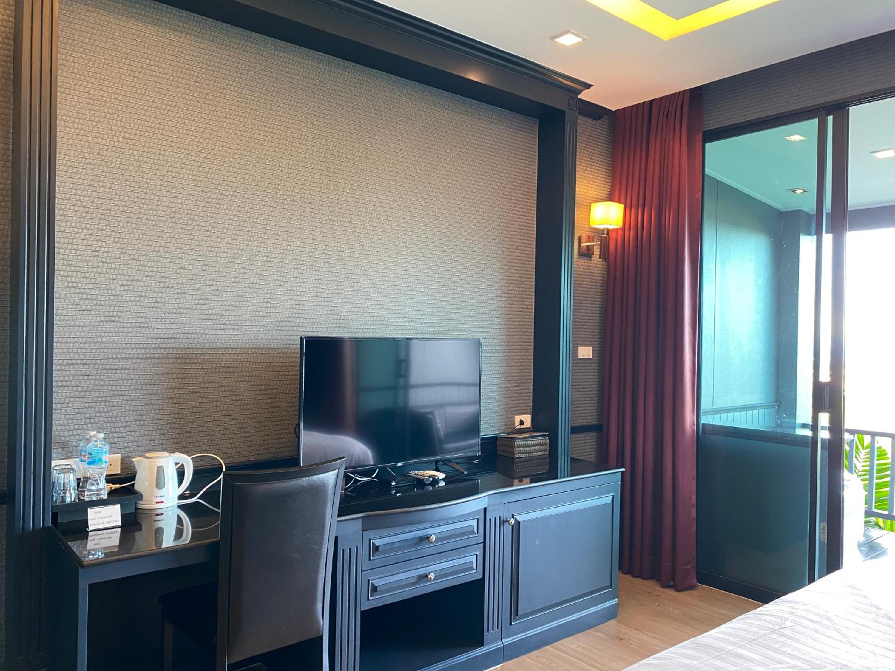 Deluxe Double Room with Balcony and Sea View