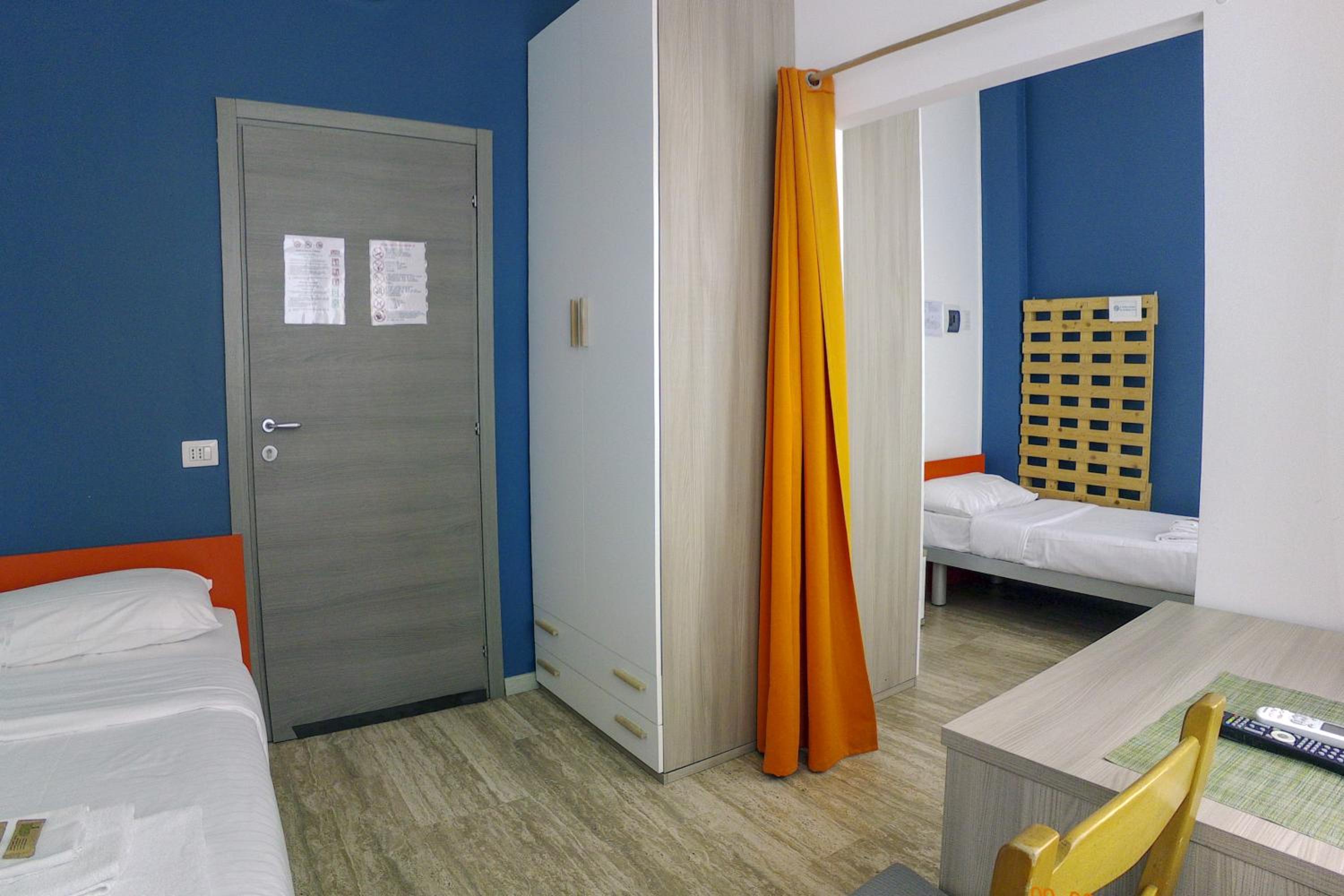 Twin Room with Private External Bathroom