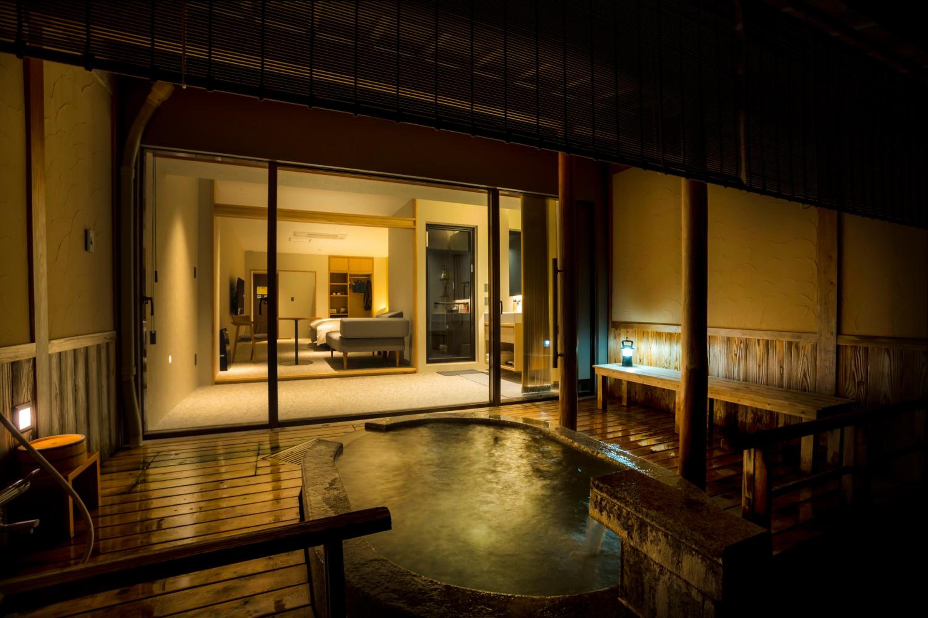 Twin Room with Private External Bathroom
