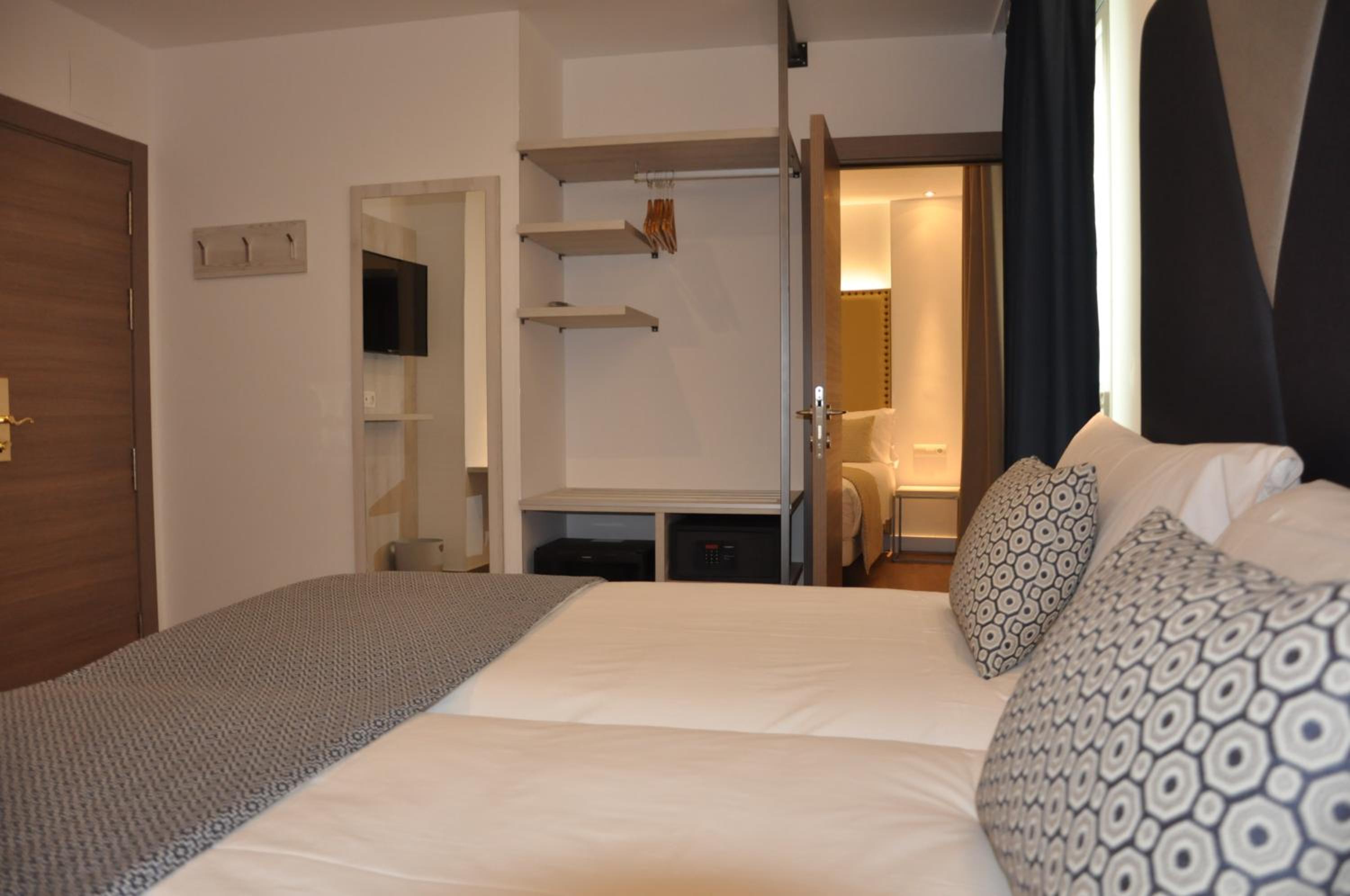 Two Connecting Double Rooms