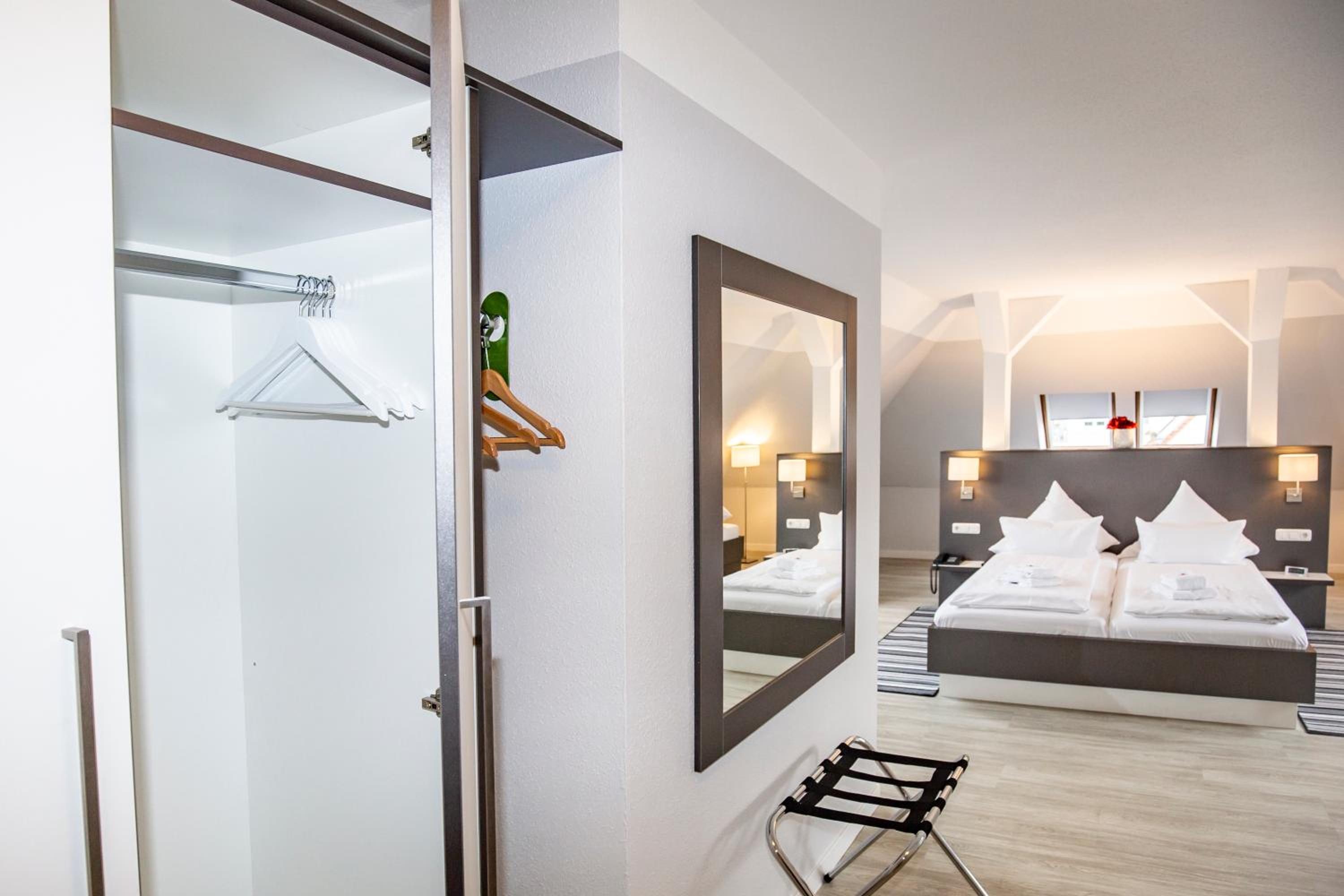 Classic Double Room with Bath