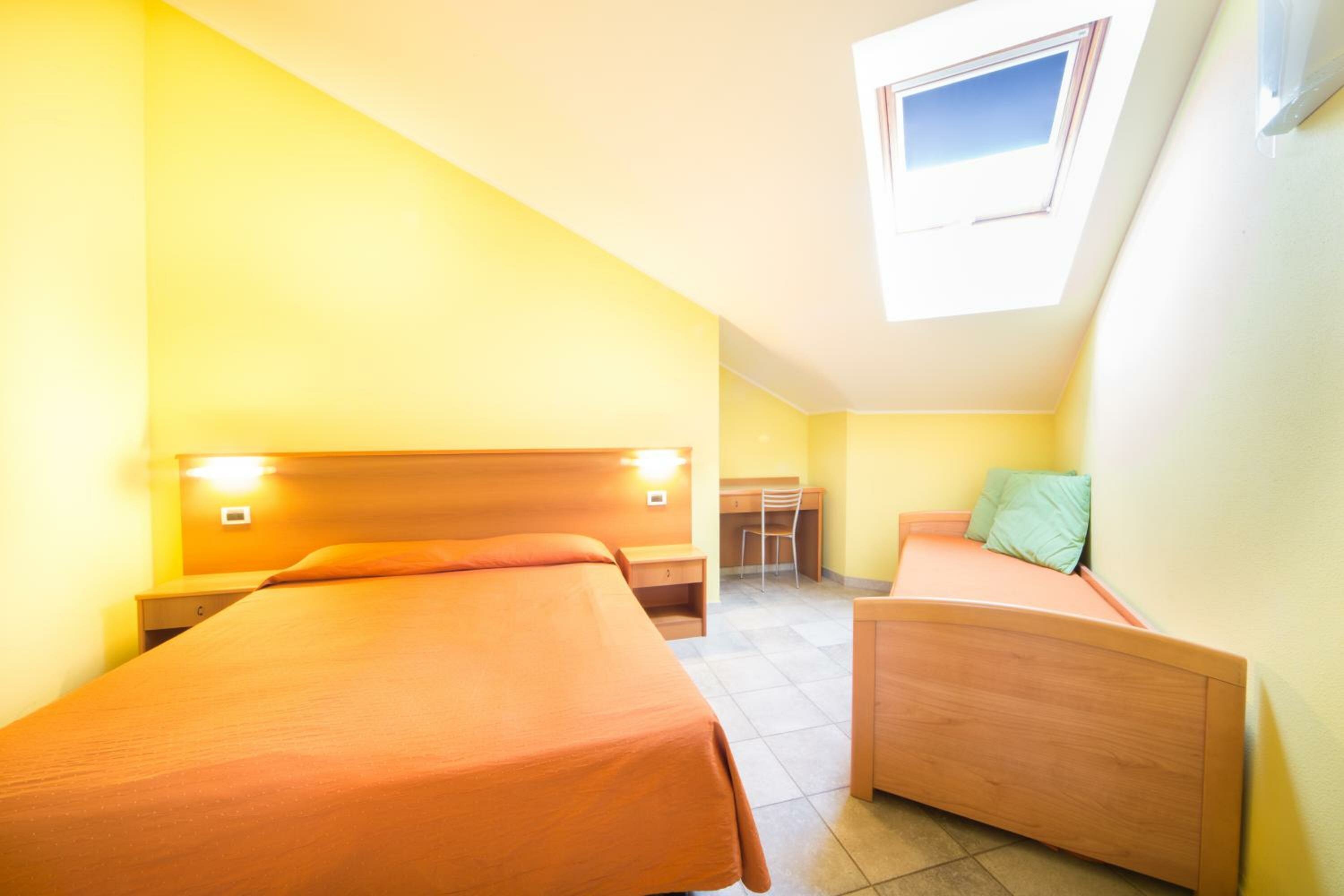 One-Bedroom Apartment (5 Adults)