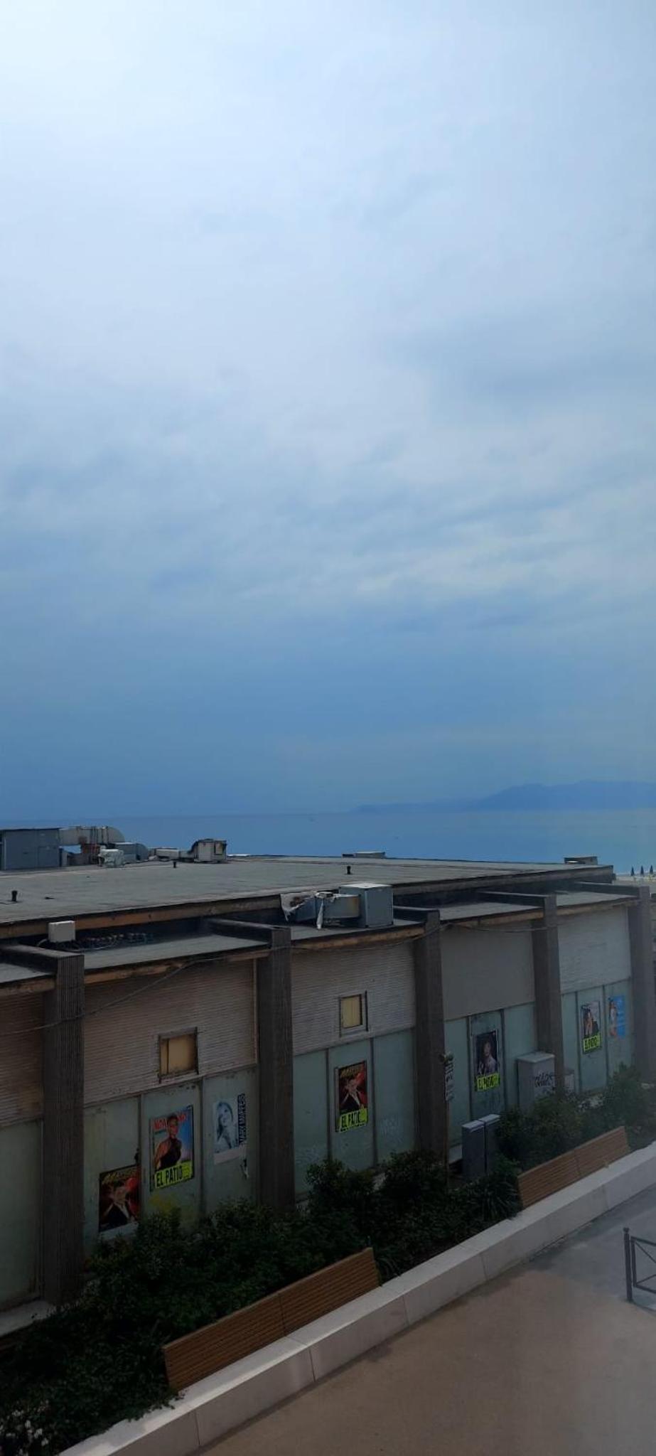 Superior One-Bedroom Apartment with Partial/Side Sea View