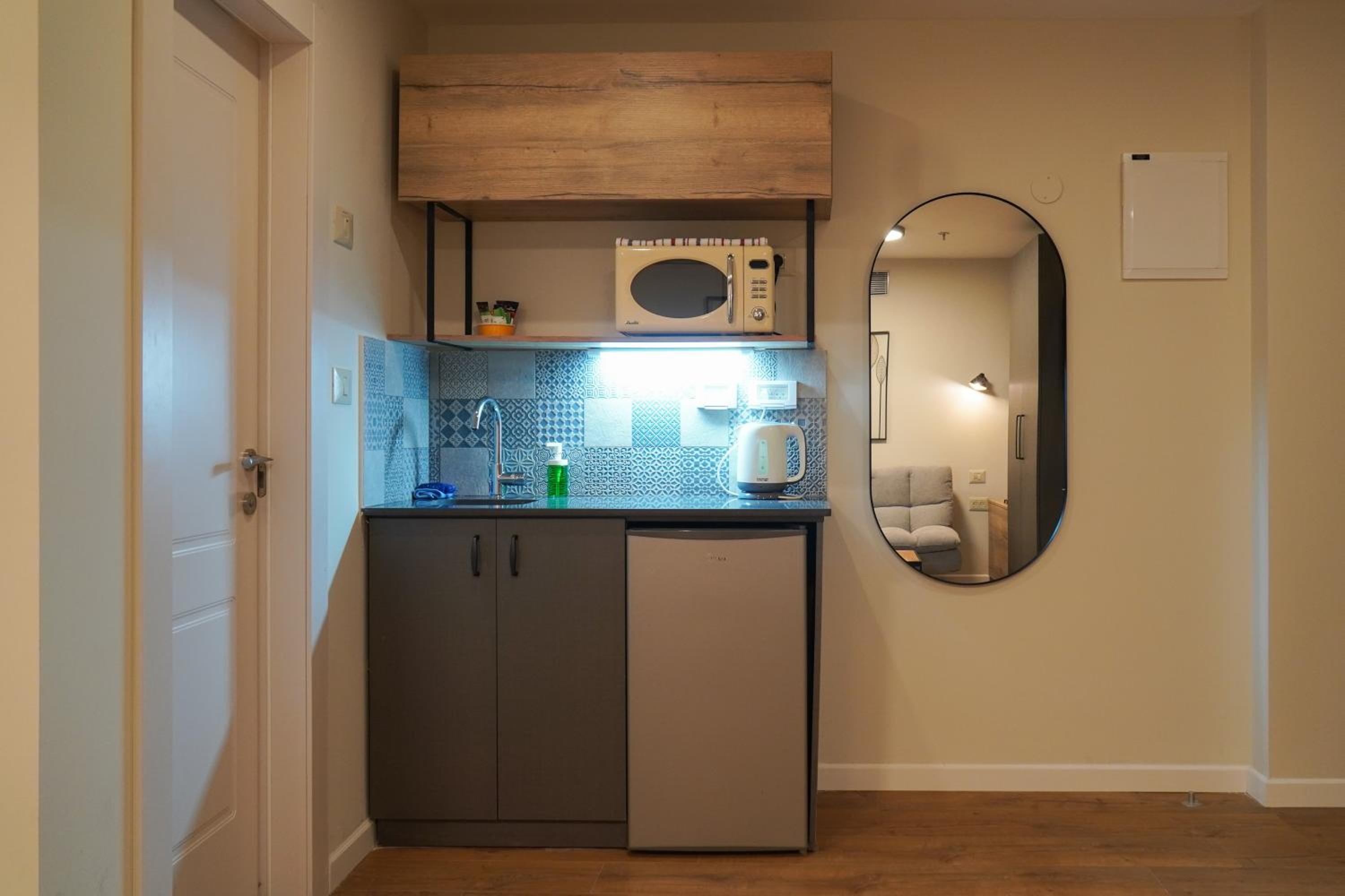 No Window Comfort Room