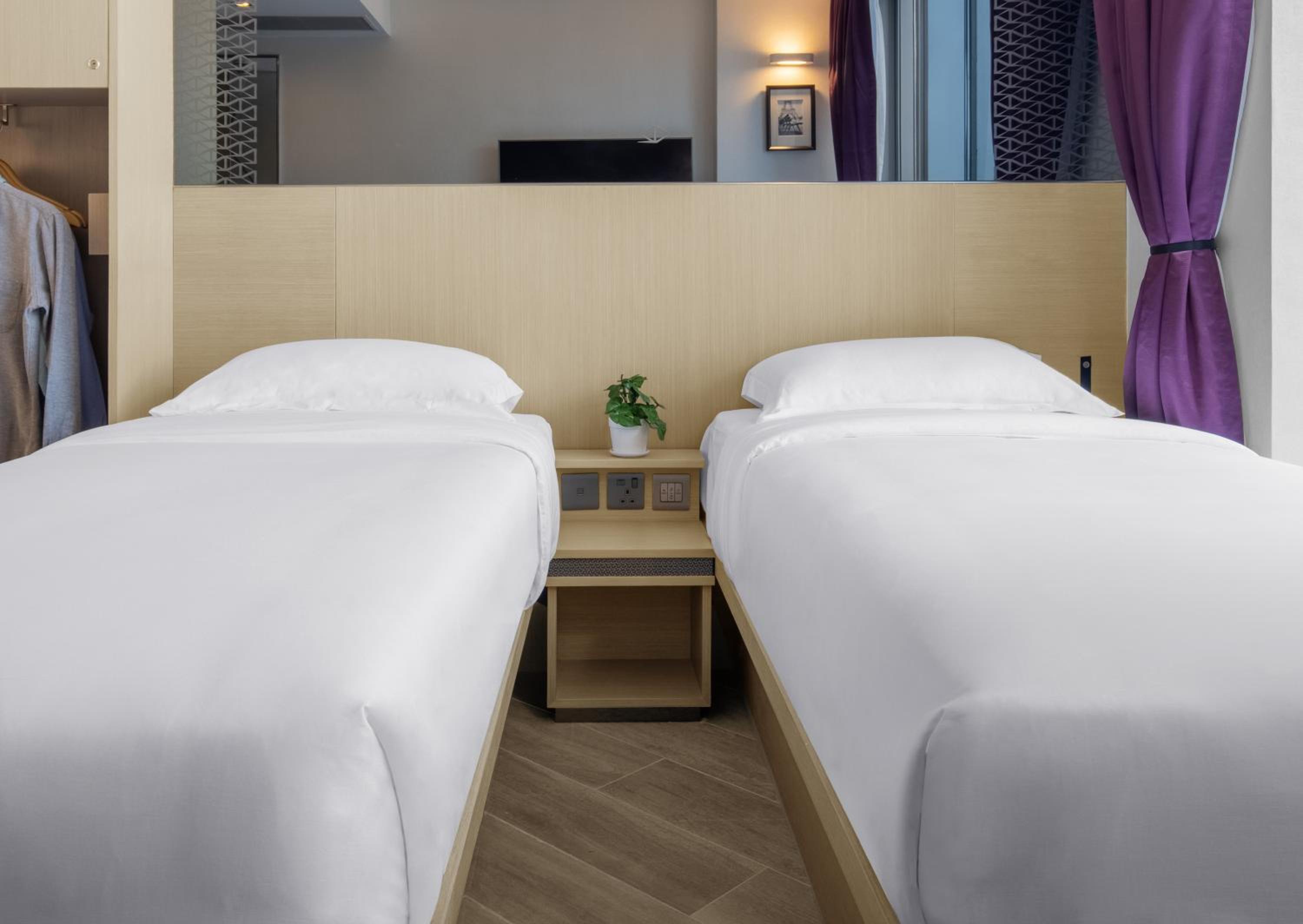 Lion Rock Grand Deluxe Twin Room