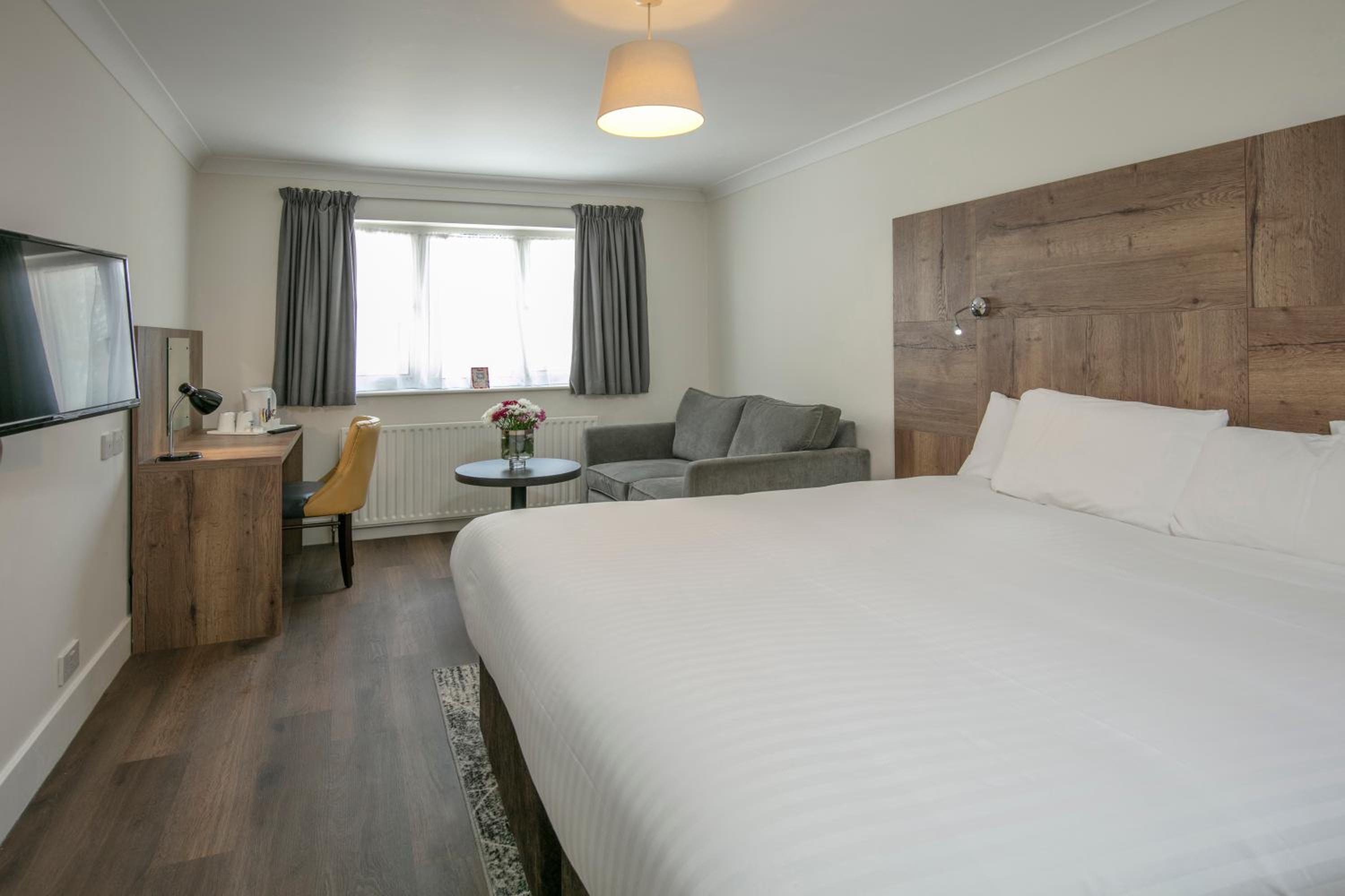 Double Deluxe (2 adults + 1 child)