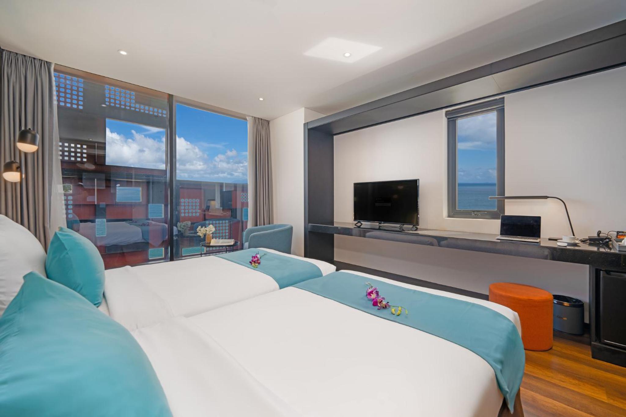 Premier Twin Room with Sea View