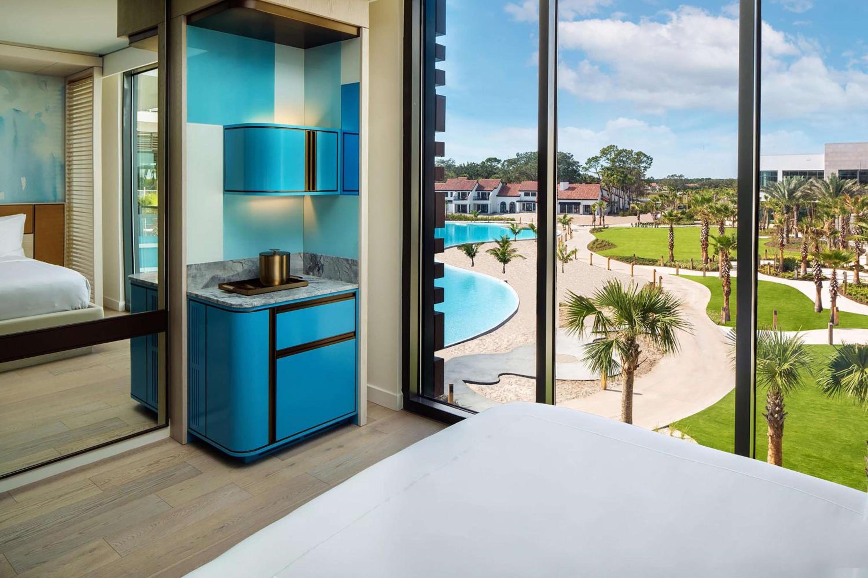 Queen Room With Two Queen Beds And Lagoon View
