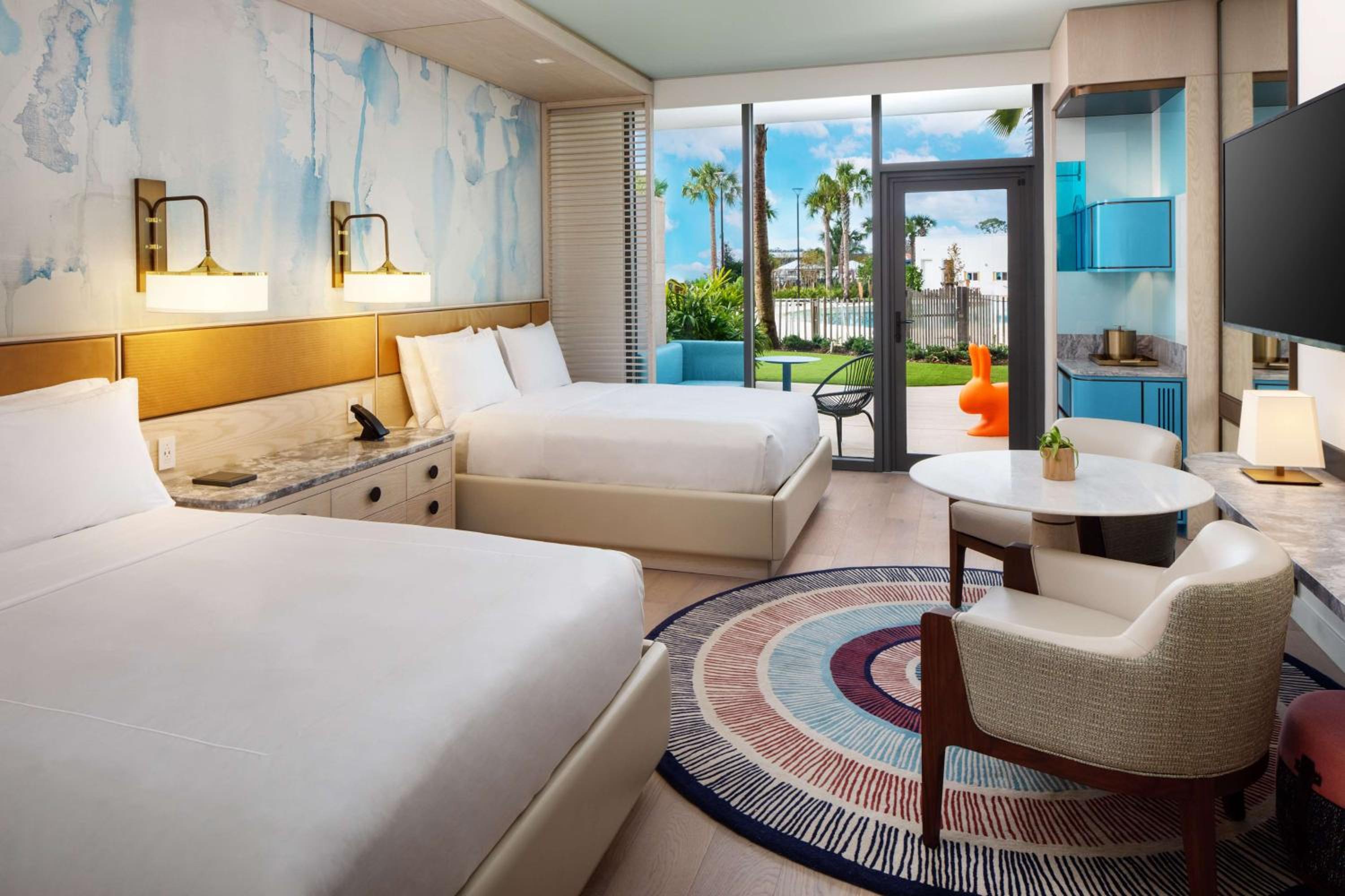 Queen Room with Two Queen Beds and Patio - Poolside